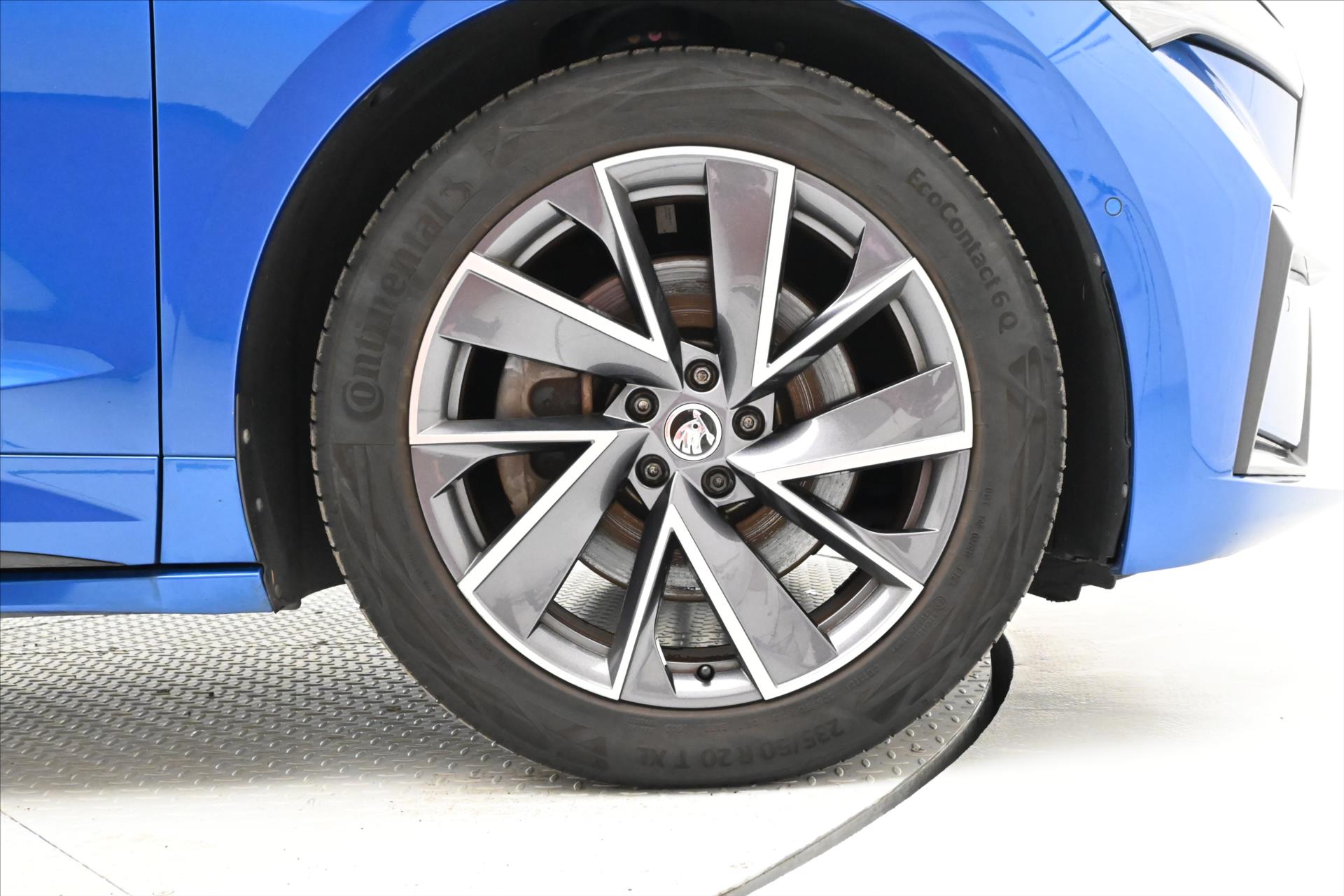 Hlavní fotografie vozu Škoda Enyaq iV 80 150kW 82kWh SPORTLINE Záruka až 5 let (32)