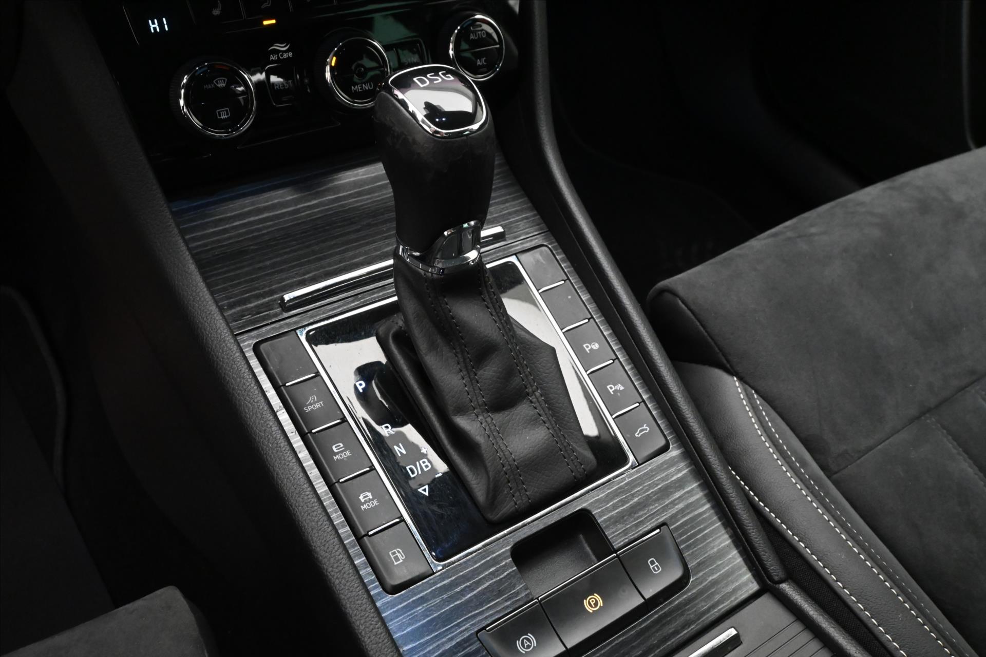 Main photo of the car Skoda Superb 1.4 TSI iV 160 kW DSG Style Warranty up to 5 years (22)