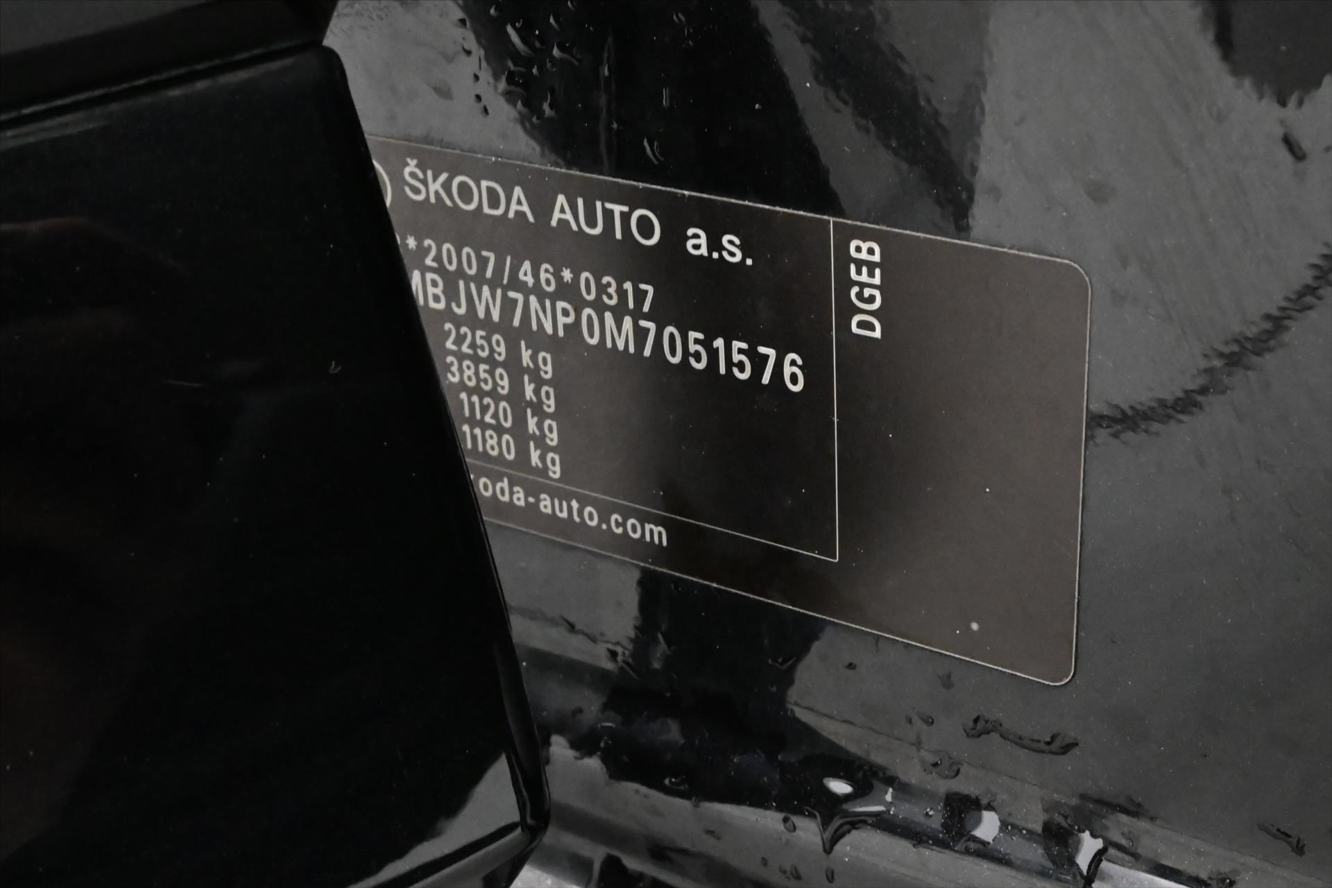 Hlavní fotografie vozu Škoda Superb 1,4 TSI iV 160kW DSG STYLE Záruka až 5 let (11)