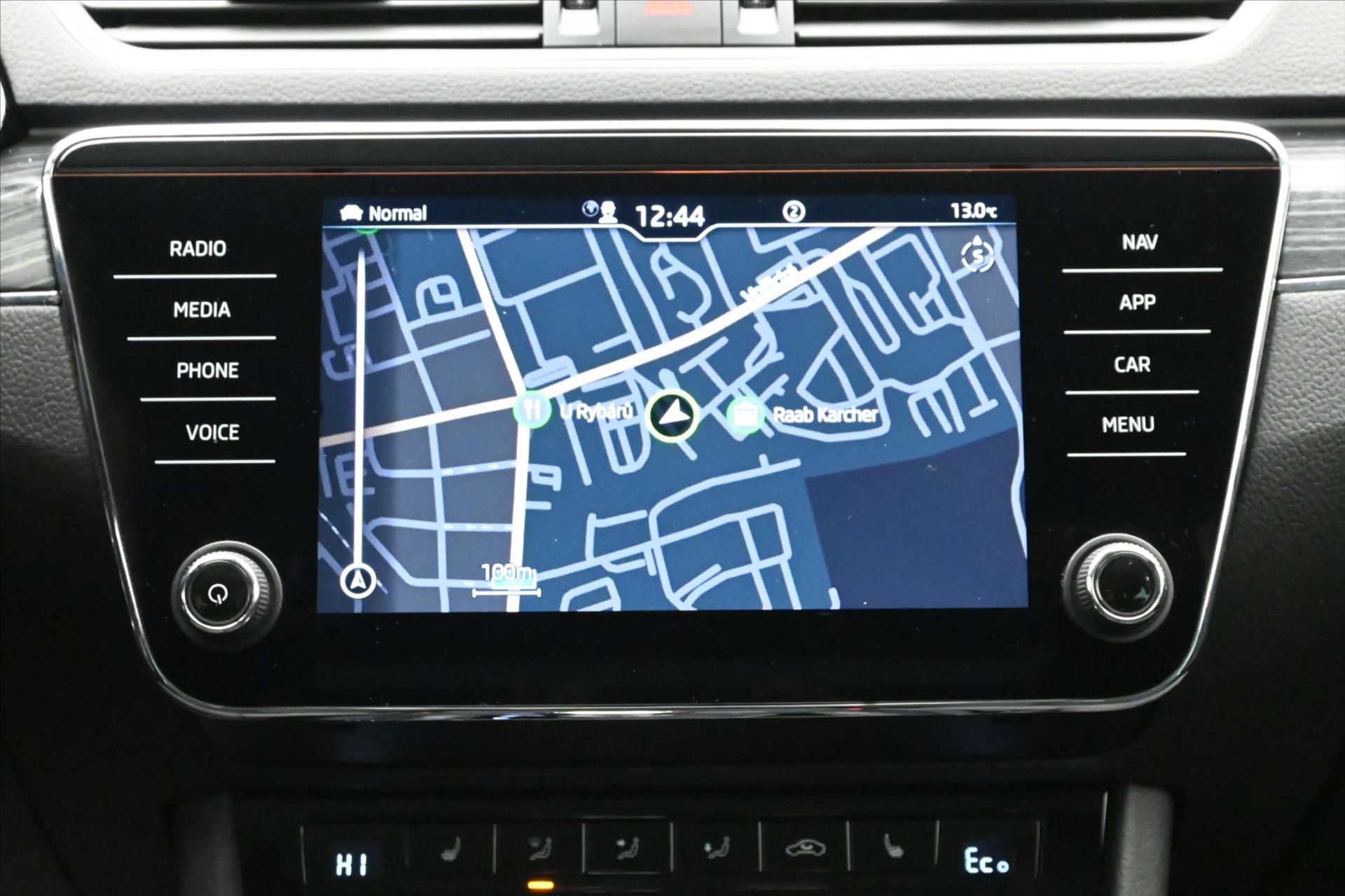 Hlavní fotografie vozu Škoda Superb 1,4 TSI iV 160kW DSG STYLE Záruka až 5 let (18)