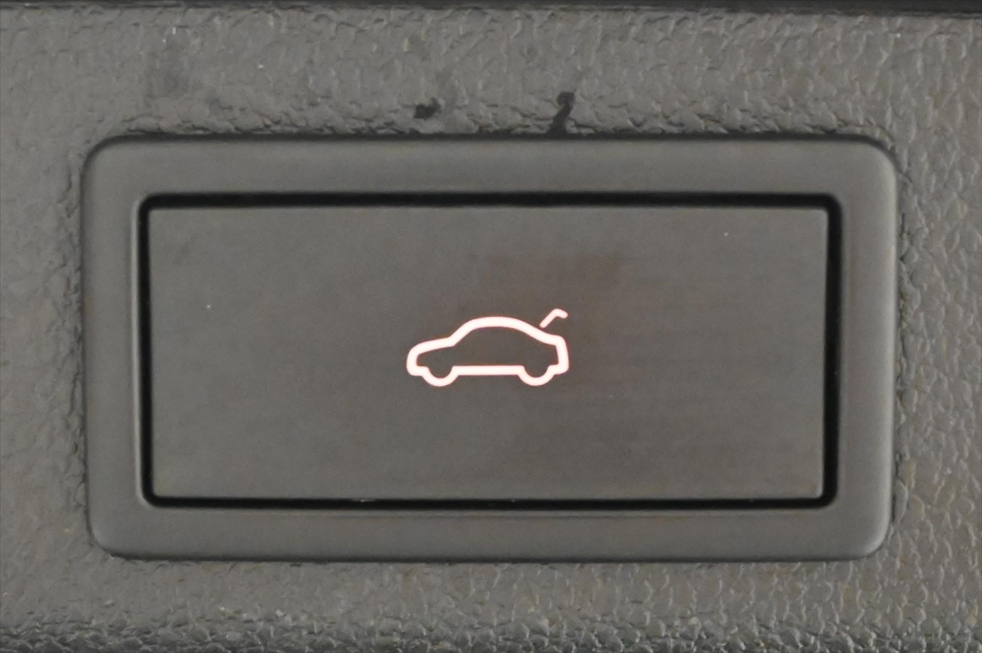 Hlavní fotografie vozu Škoda Superb 1,4 TSI iV 160kW DSG STYLE Záruka až 5 let (26)