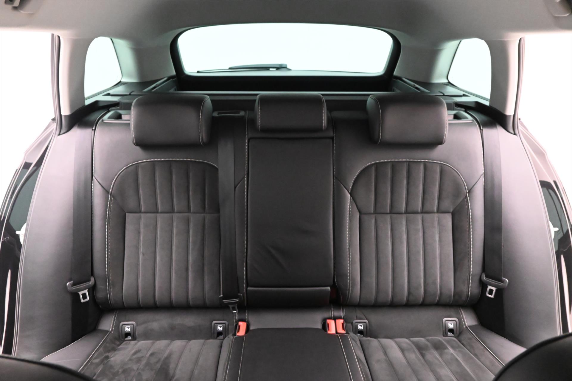 Hlavní fotografie vozu Škoda Superb 1,4 TSI iV 160kW DSG STYLE Záruka až 5 let (27)