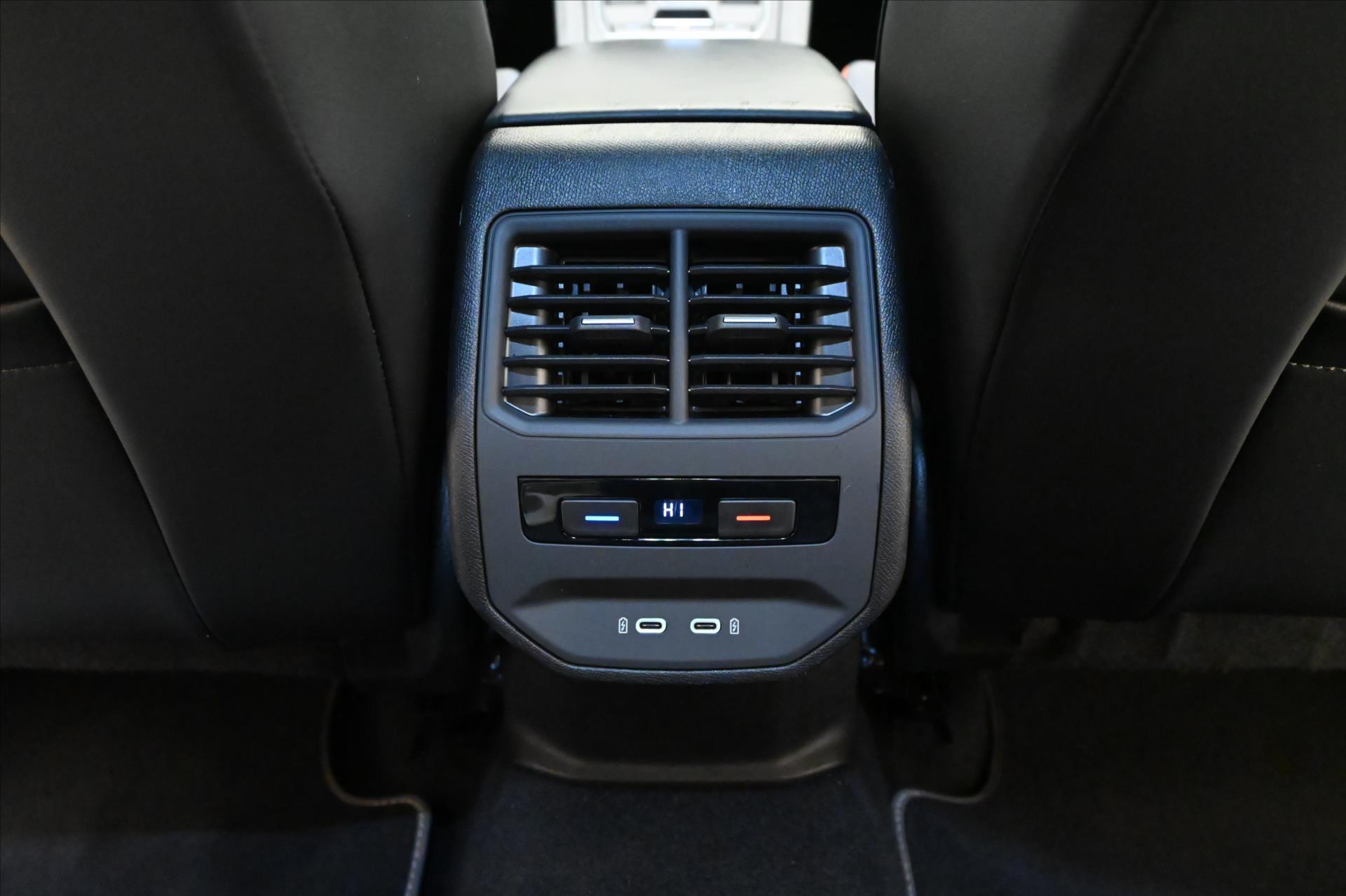 Hlavní fotografie vozu Seat Leon 1,4 FR TSI 150 kW e-Hybrid Záruka až 5 let (21)