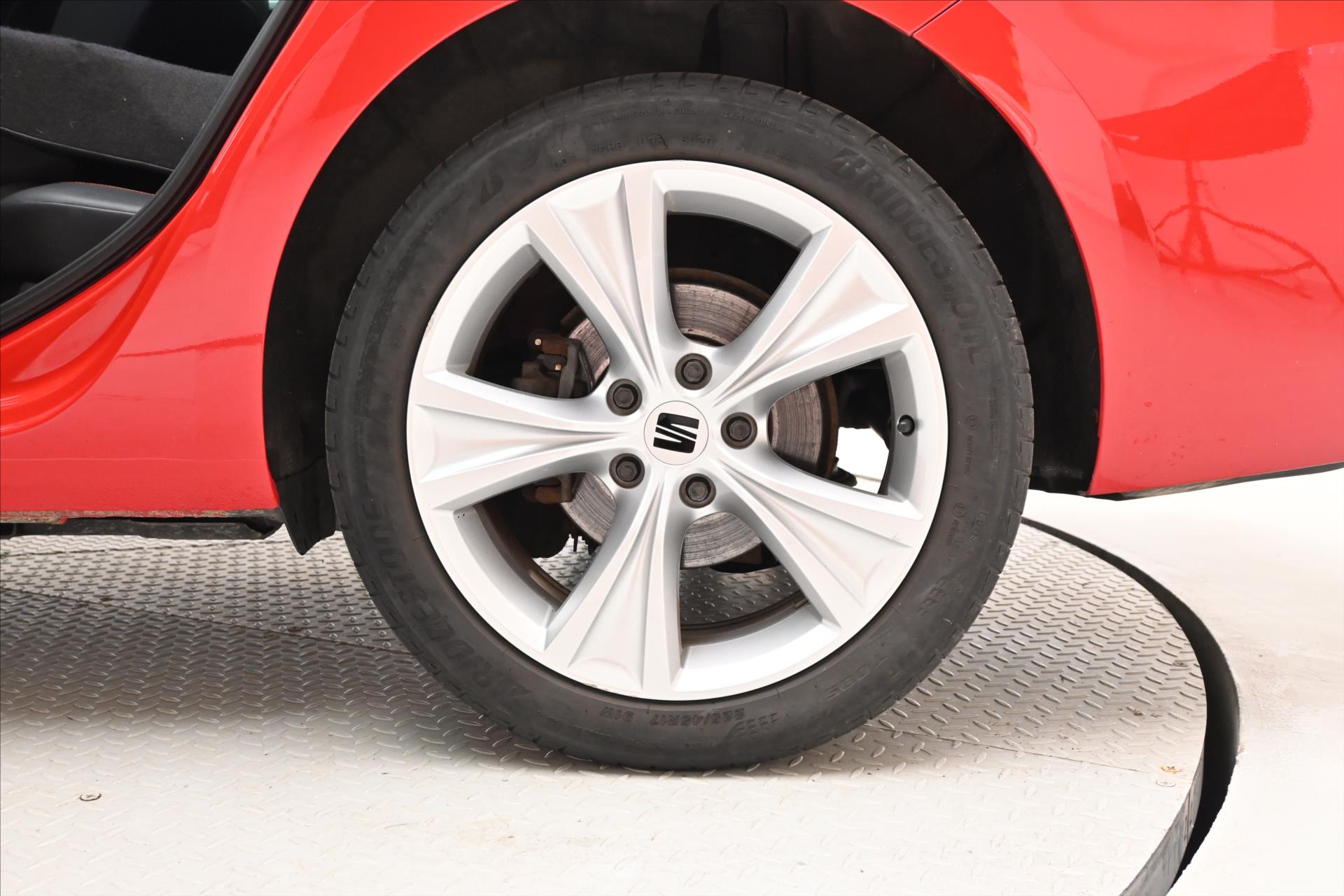 Hlavní fotografie vozu Seat Leon 1,4 FR TSI 150 kW e-Hybrid Záruka až 5 let (30)