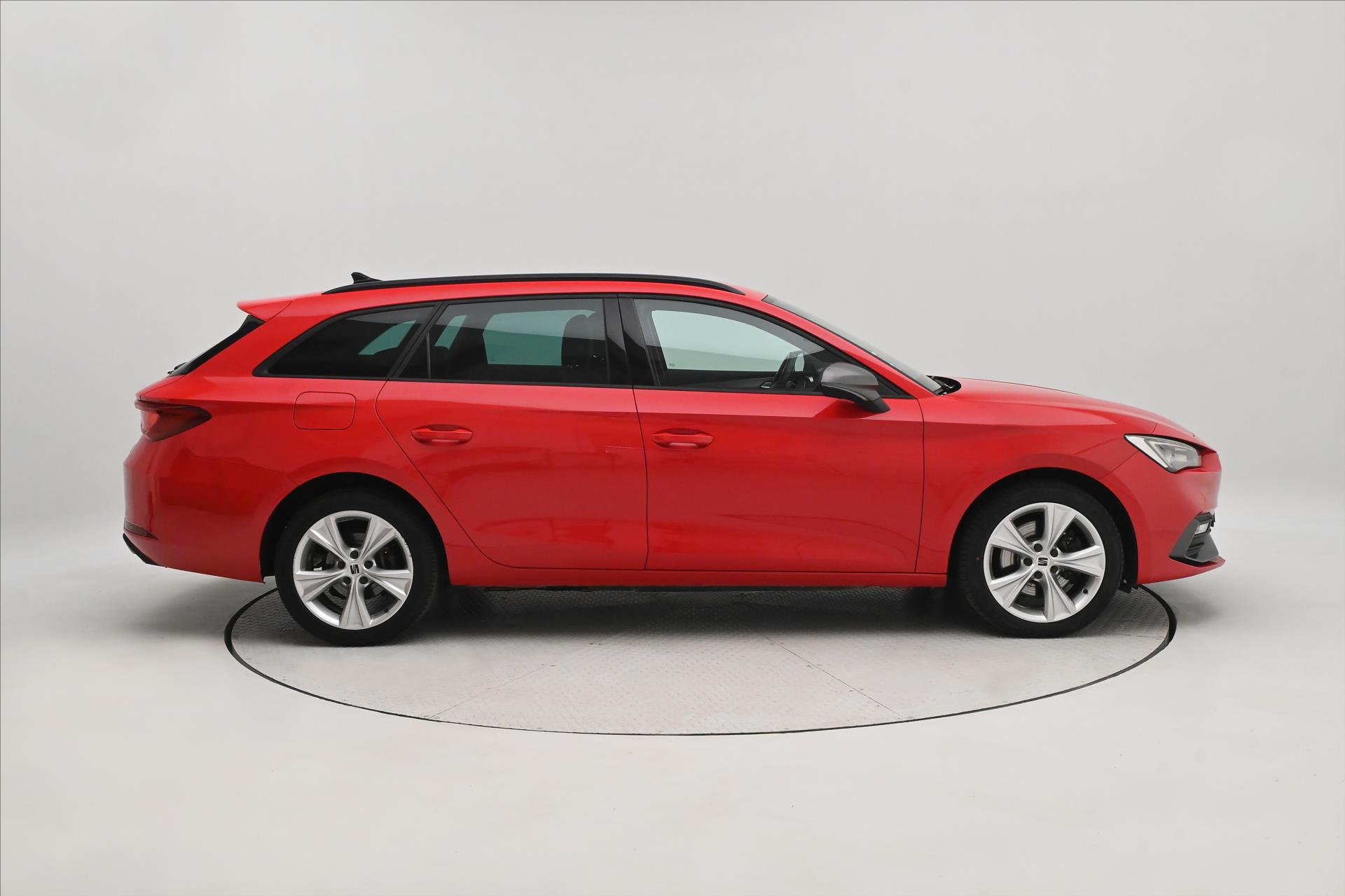 Hlavní fotografie vozu Seat Leon 1,4 FR TSI 150 kW e-Hybrid Záruka až 5 let (4)