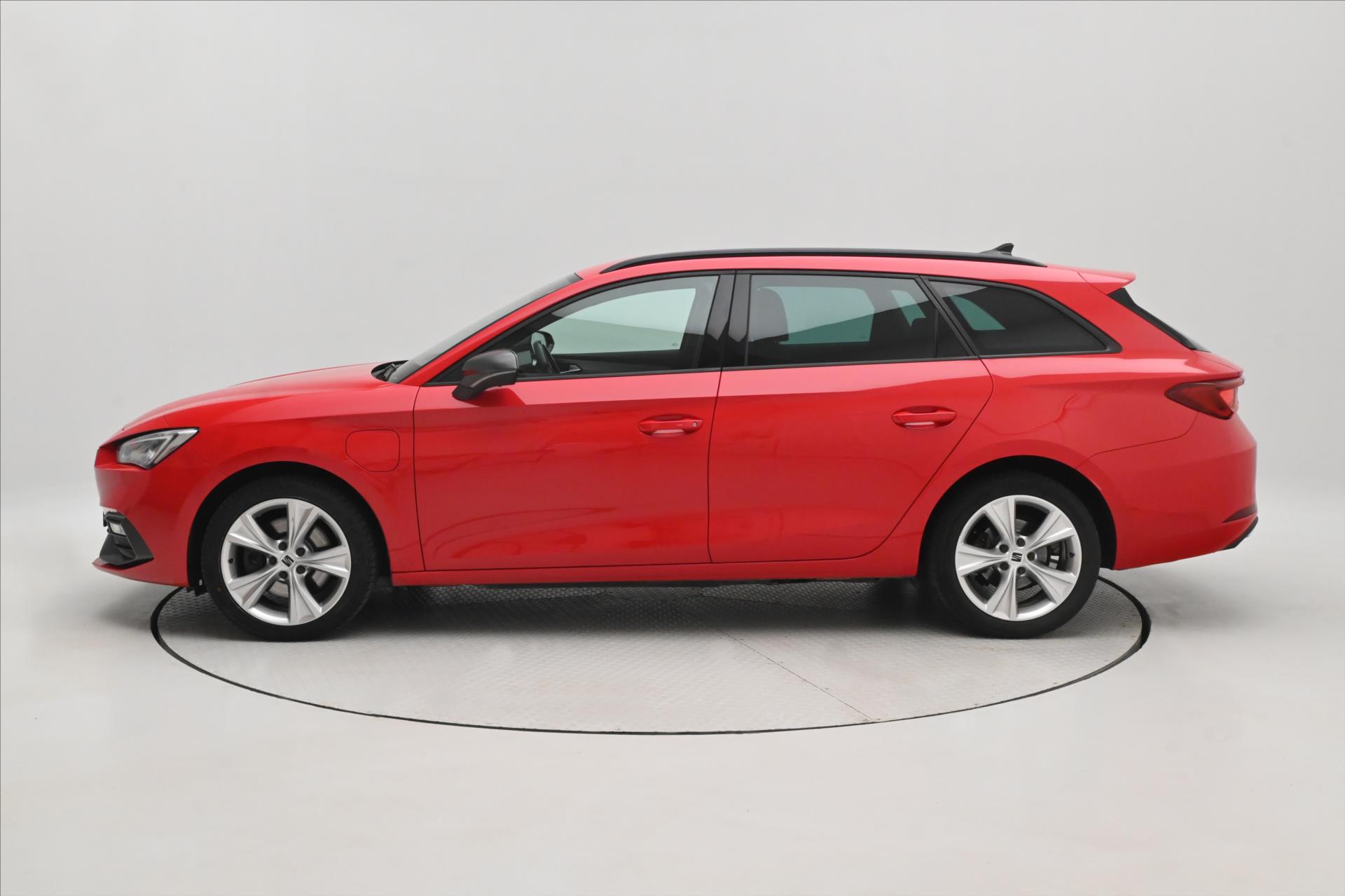 Hlavní fotografie vozu Seat Leon 1,4 FR TSI 150 kW e-Hybrid Záruka až 5 let (8)
