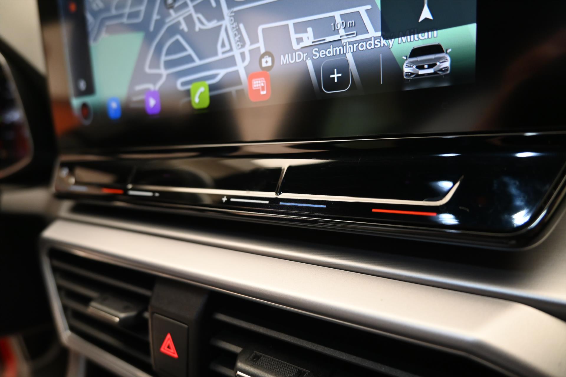 Hlavní fotografie vozu Seat Leon 1,4 TSI 150kW e-HYBRID FR DSG Záruka až 5 let (19)