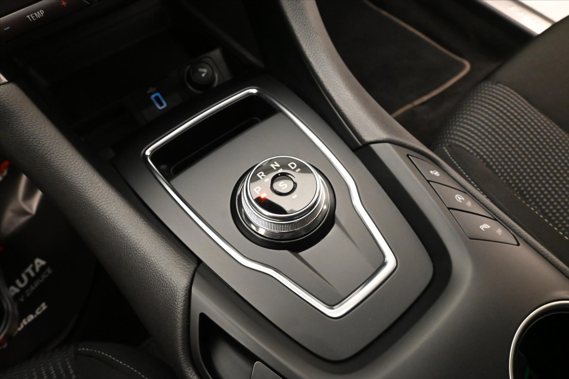 Hlavní fotografie vozu Ford Mondeo 2,0 EcoBlue 140 kW AT8 Titanium Záruka až 5 let (21)