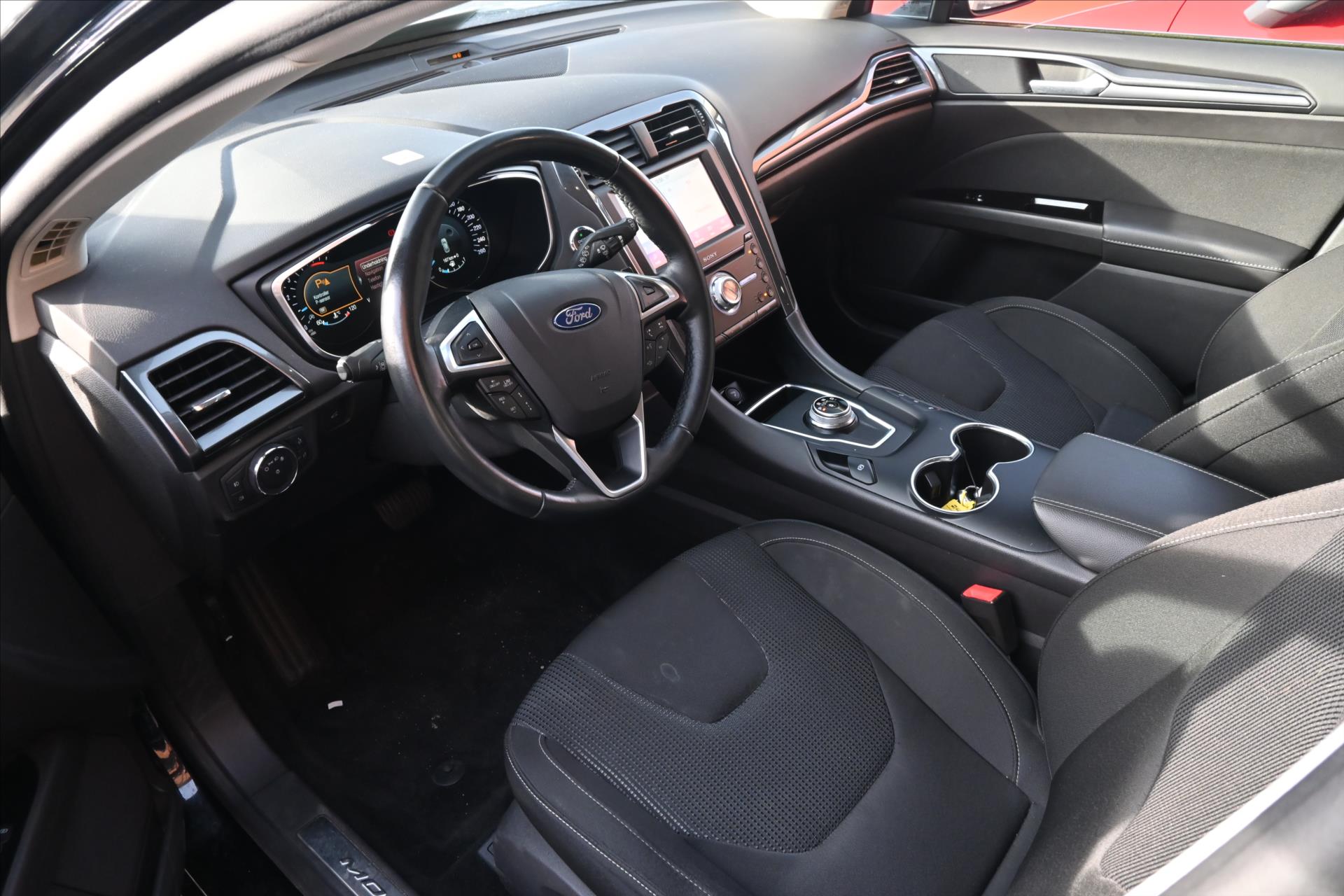 Hlavní fotografie vozu Ford Mondeo 2,0 EcoBlue 140kW AT8 TITANIUM VŮZ PŘIPRAVUJEME K PRO (1)