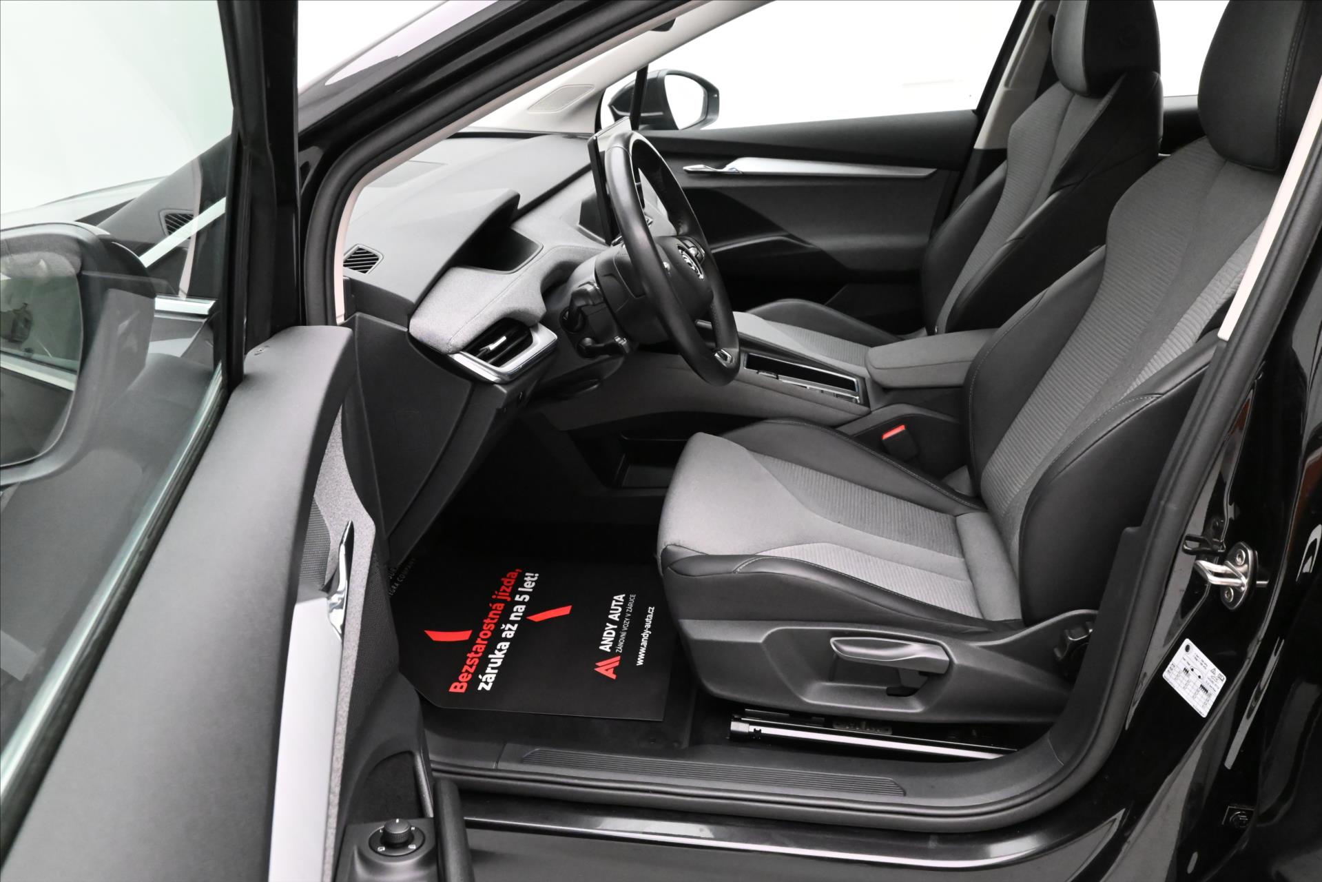 Main photo of the car Skoda Enyaq IV 80 150 kW 82 kWh Keyless-Go SoH 93% Warranty up to 5 years (13)