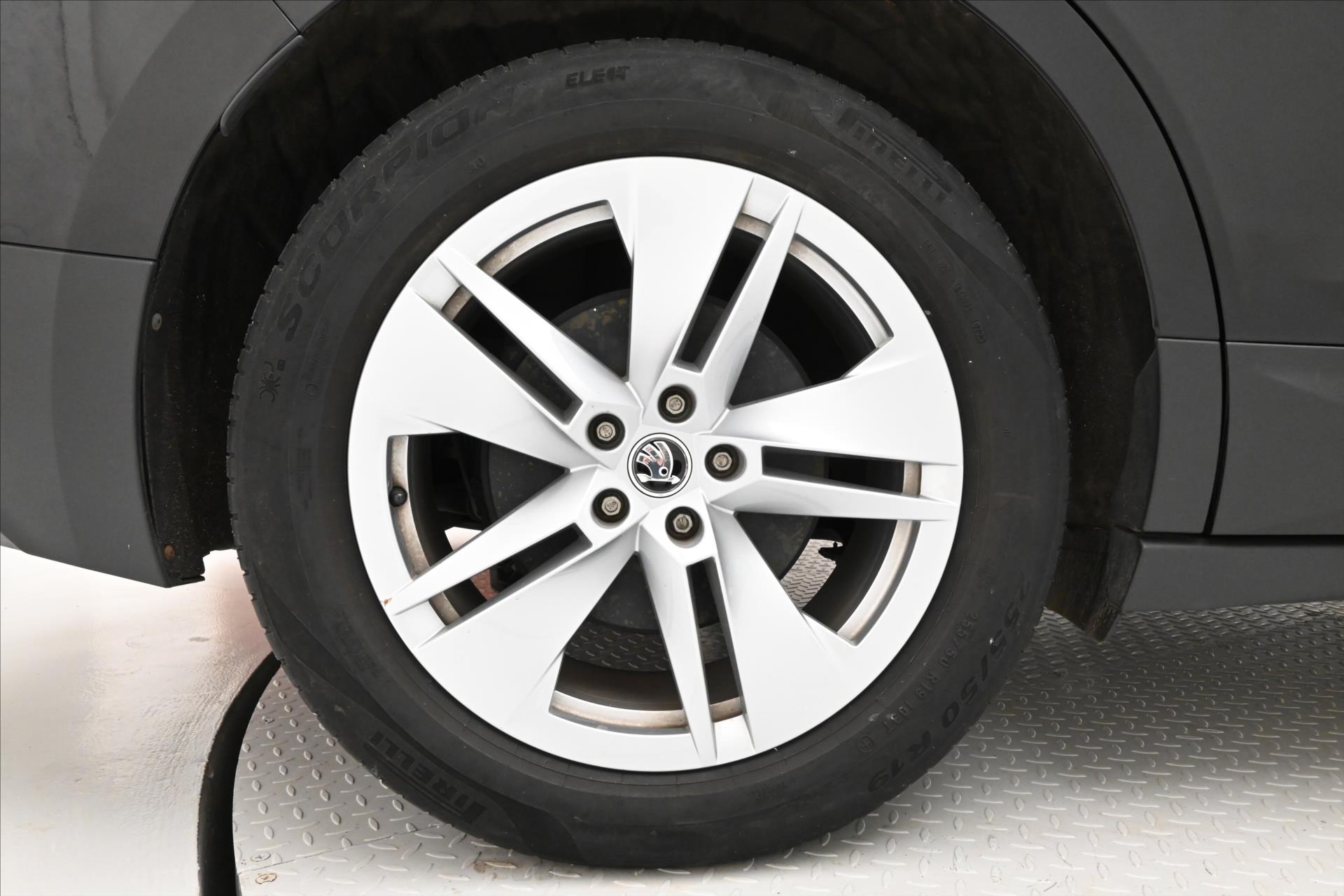 Hlavní fotografie vozu Škoda Enyaq iV 80 150kW 82kWh Záruka až 5 let (31)