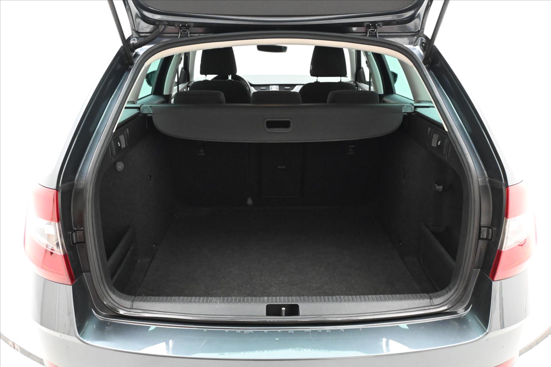 Hlavní fotografie vozu Škoda Octavia 1,6 TDI 85kW Ambition Záruka až 5 let (9)