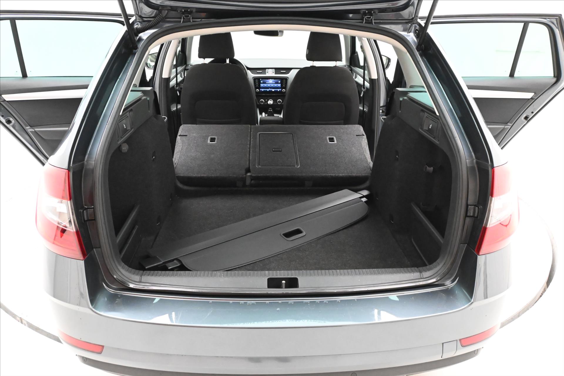 Hlavní fotografie vozu Škoda Octavia 1,6 TDI 85kW Ambition Záruka až 5 let (10)