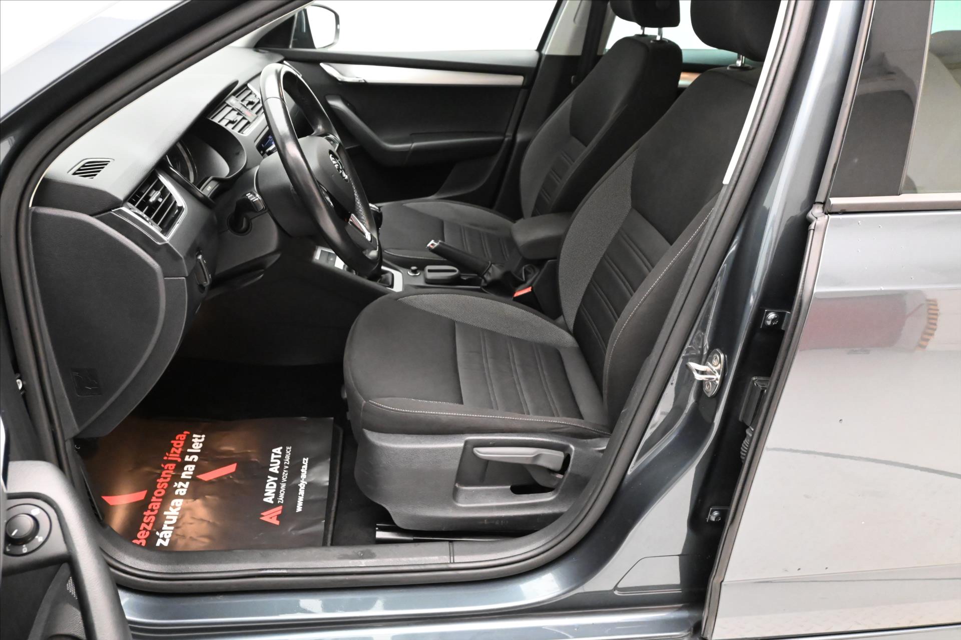 Hlavní fotografie vozu Škoda Octavia 1,6 TDI 85kW Ambition Záruka až 5 let (12)