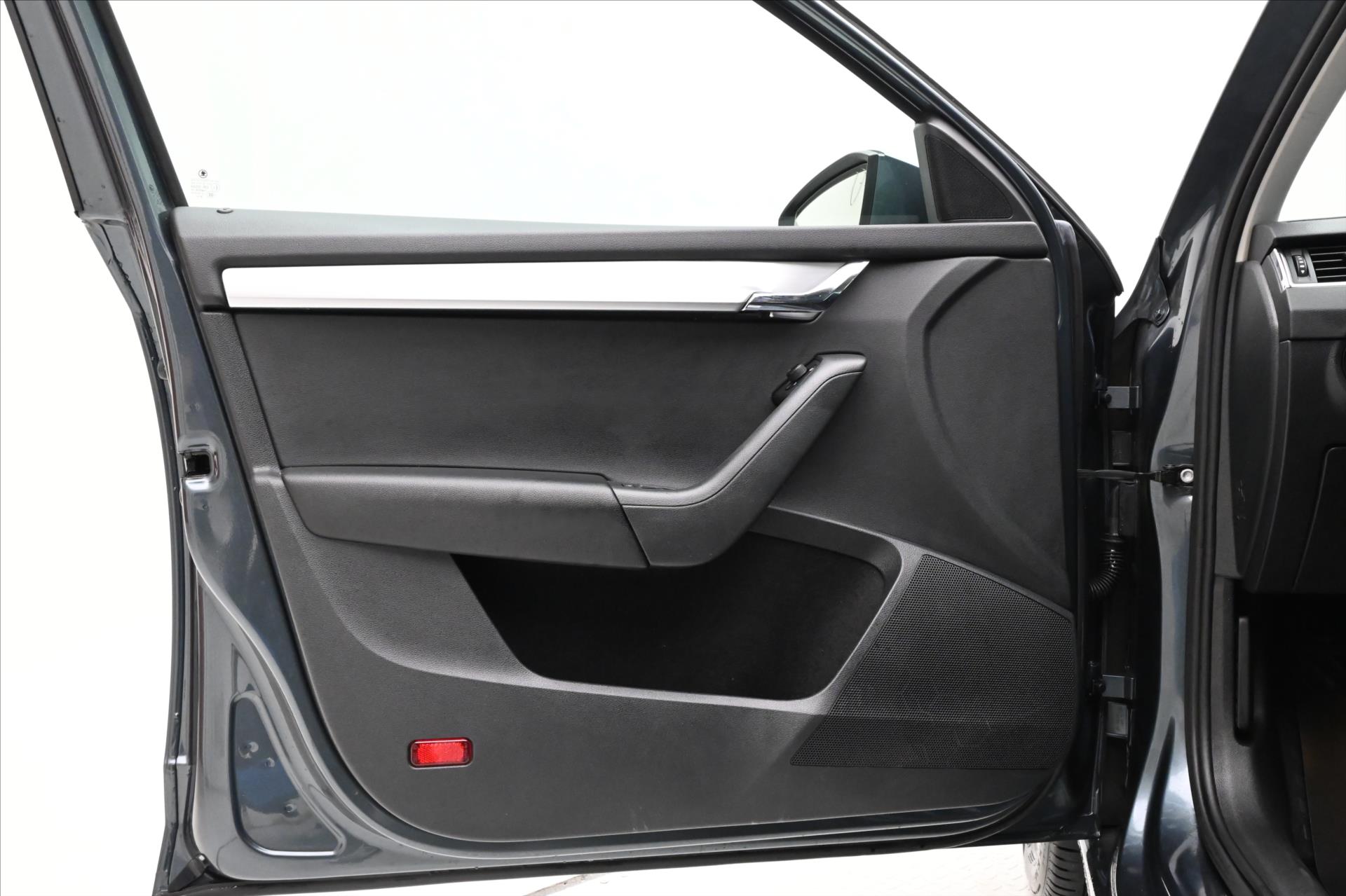 Hlavní fotografie vozu Škoda Octavia 1,6 TDI 85kW Ambition Záruka až 5 let (21)