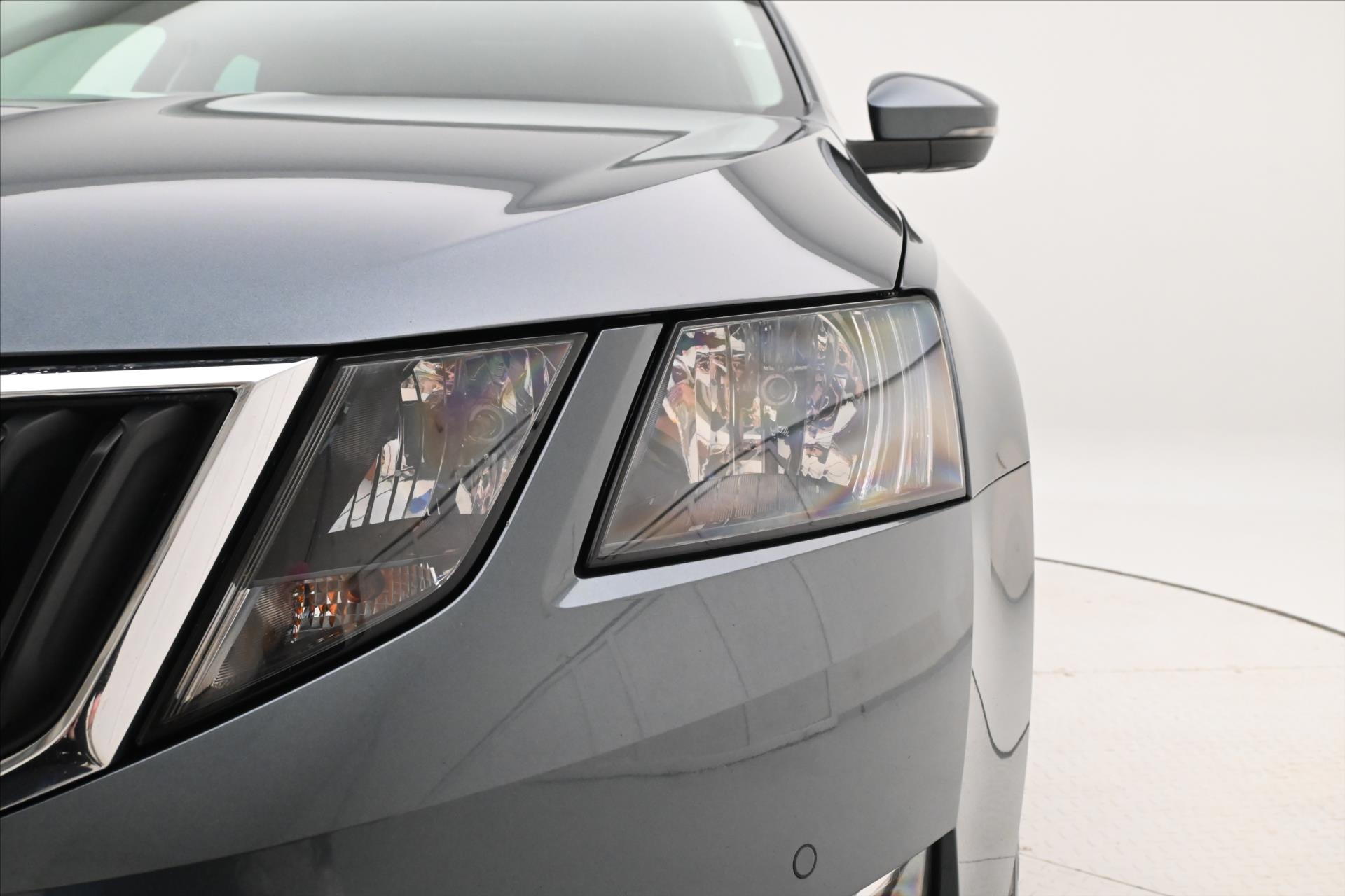 Hlavní fotografie vozu Škoda Octavia 1,6 TDI 85kW Ambition Záruka až 5 let (26)