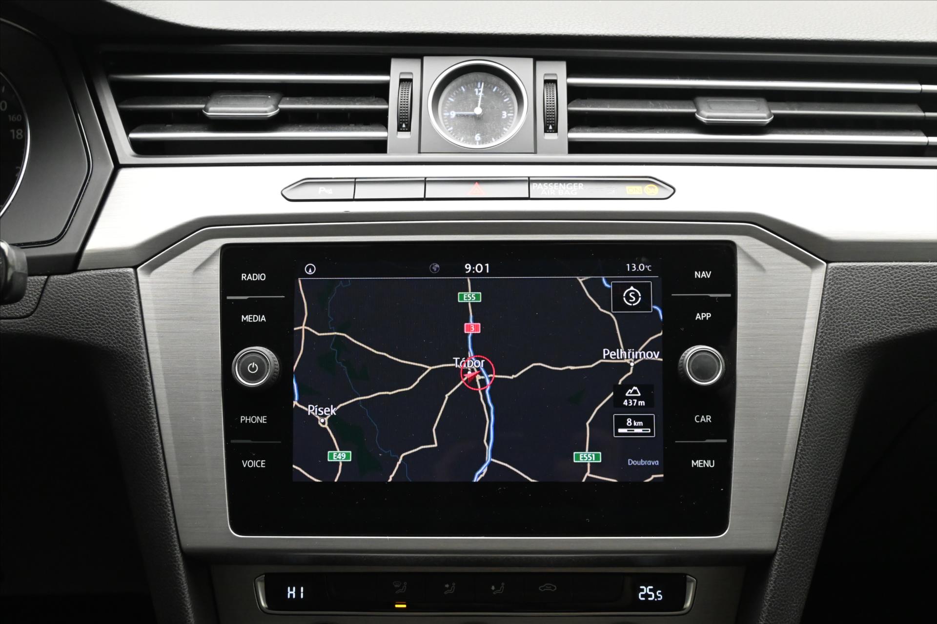 Main photo of the car Volkswagen Passat 1.6 TDI 88 kW Navi LED Warranty (18)