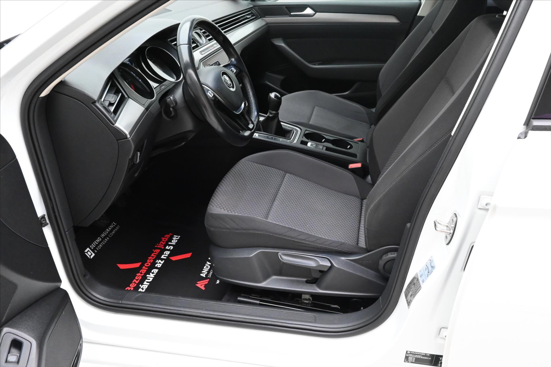 Hlavní fotografie vozu Volkswagen Passat 1,6 TDi 88kW NAVI LED Záruka (12)