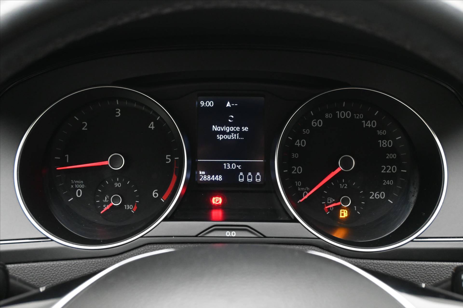 Hlavní fotografie vozu Volkswagen Passat 1,6 TDi 88kW NAVI LED Záruka (15)