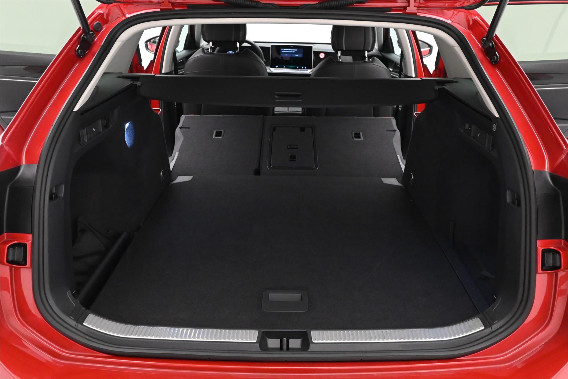 Hlavní fotografie vozu Volkswagen Passat 2,0 TDI 110 kW DSG Business Záruka až 5 let (11)