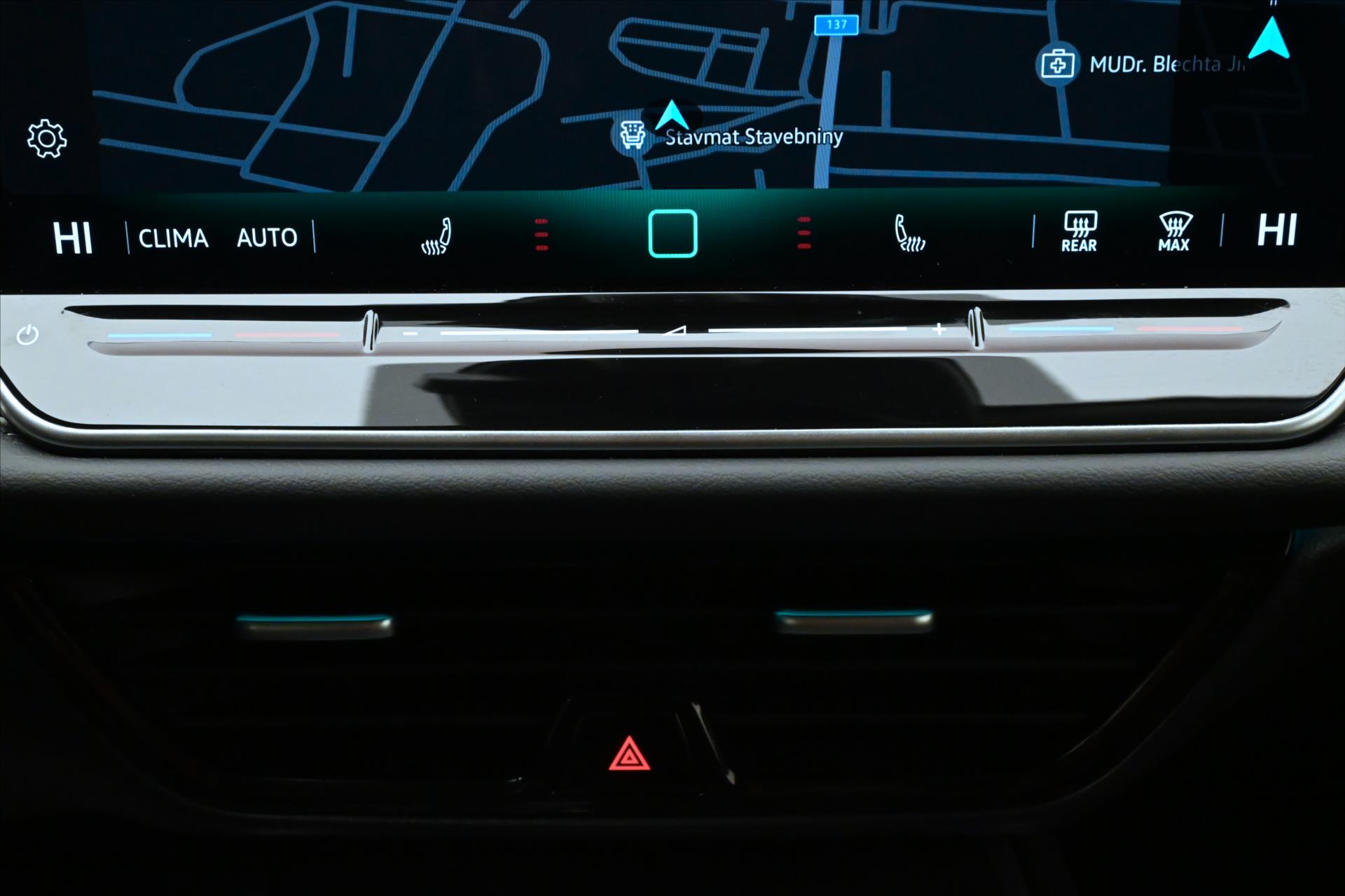 Hlavní fotografie vozu Volkswagen Passat 2,0 TDI 110 kW DSG Business Záruka až 5 let (22)