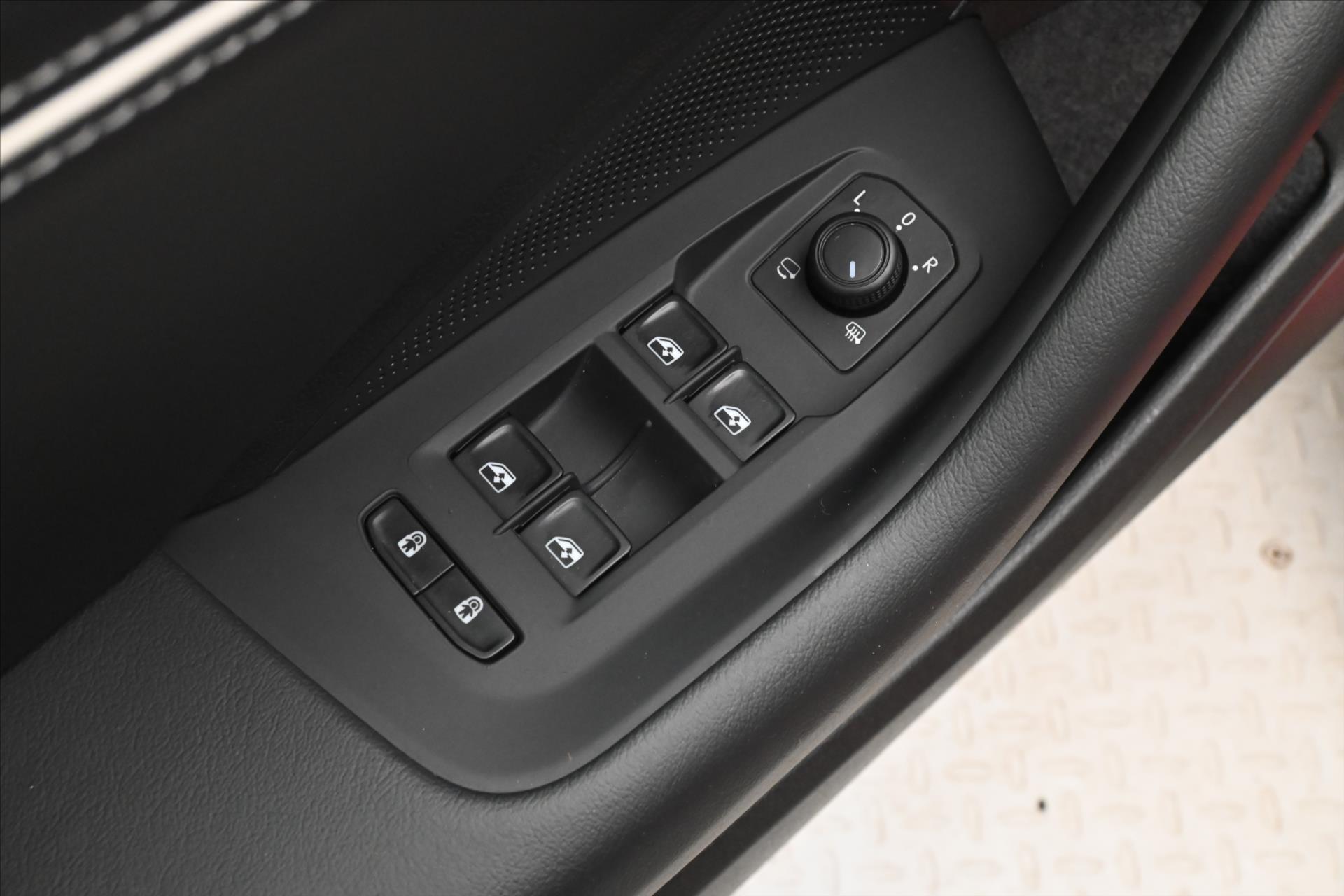 Hlavní fotografie vozu Volkswagen Passat 2,0 TDI 110 kW DSG Business Záruka až 5 let (26)