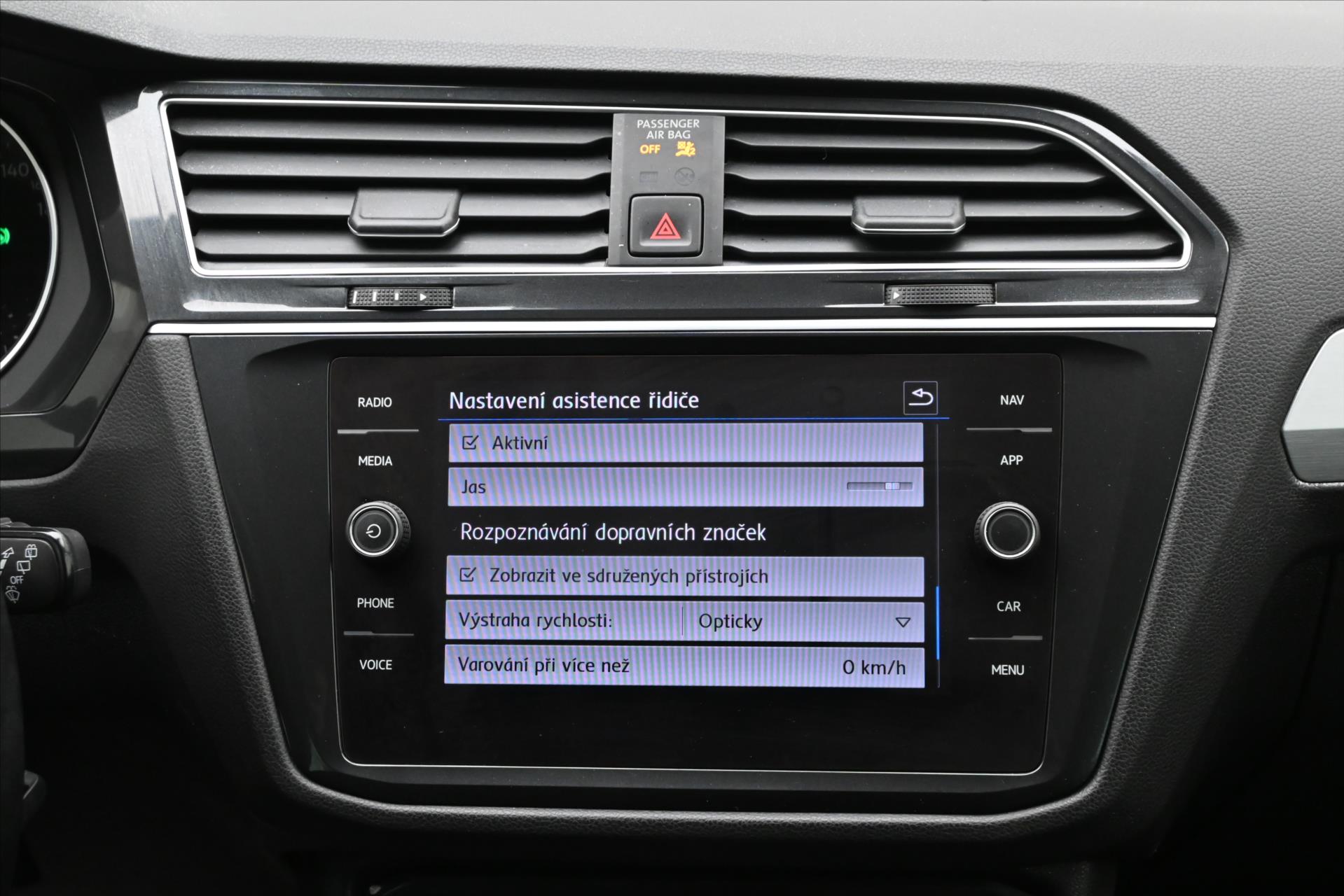 Hlavní fotografie vozu Volkswagen Tiguan 2,0 TDI 110kW DSG ACC Záruka až 5 let (21)