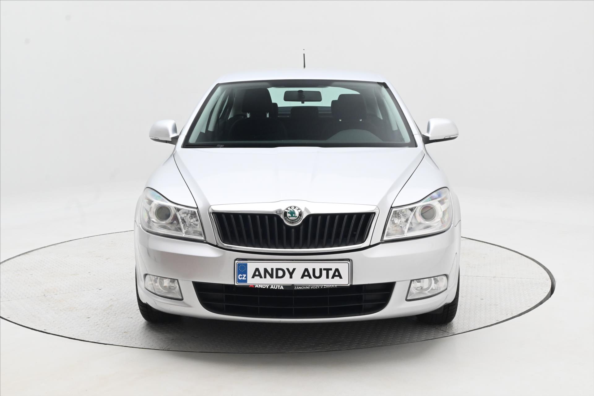 Hlavní fotografie vozu Škoda Octavia 1,6 TDI 77 kW AMBIENTE Tažné zařízení (1)