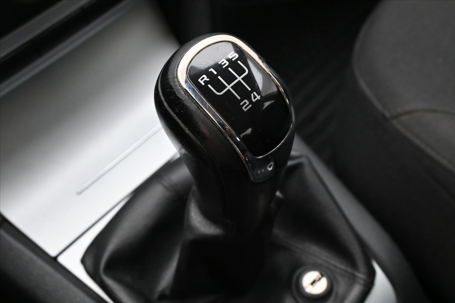 Hlavní fotografie vozu Škoda Octavia 1,6 TDI 77 kW AMBIENTE Tažné zařízení (20)