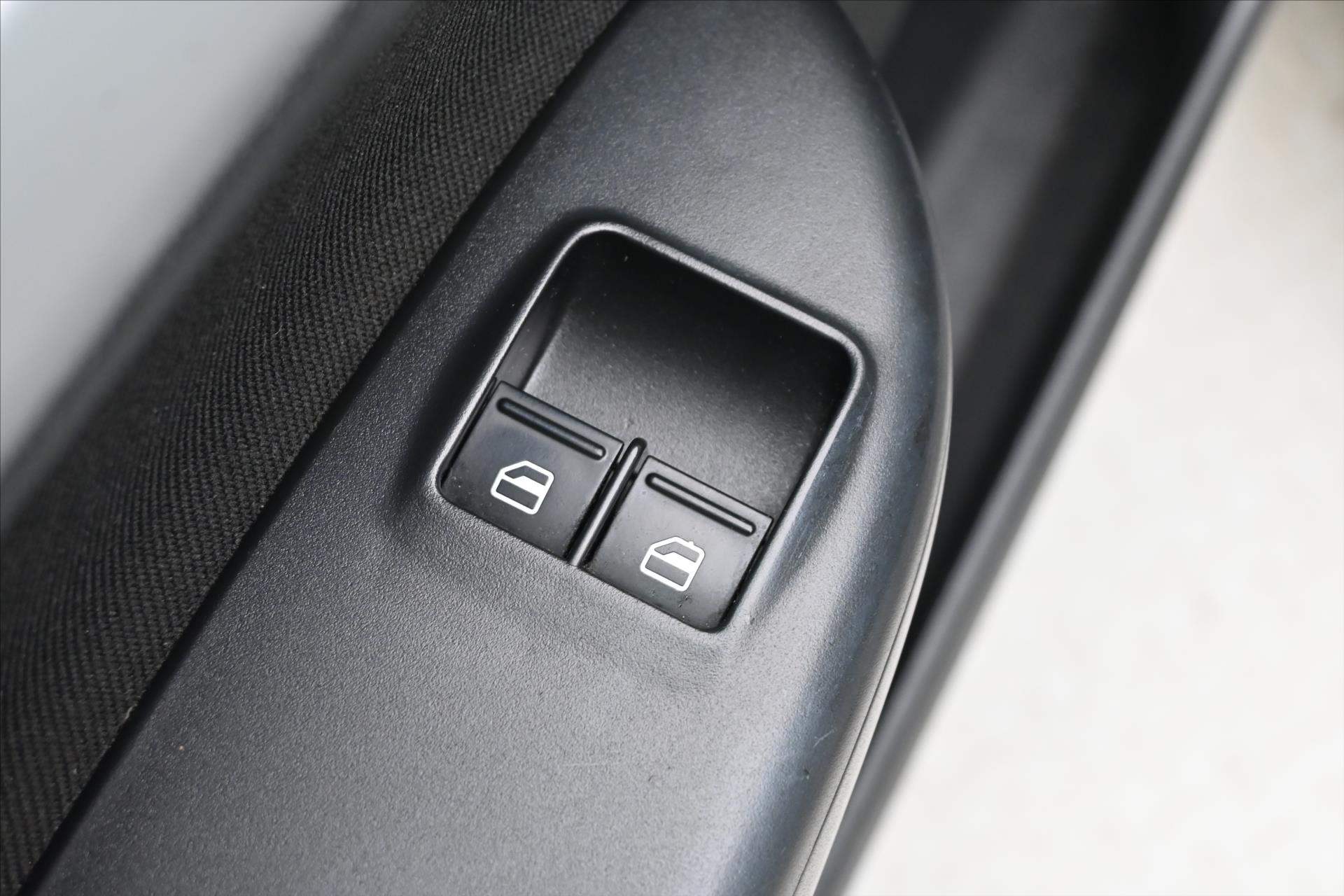 Hlavní fotografie vozu Škoda Octavia 1,6 TDI 77 kW AMBIENTE Tažné zařízení (23)