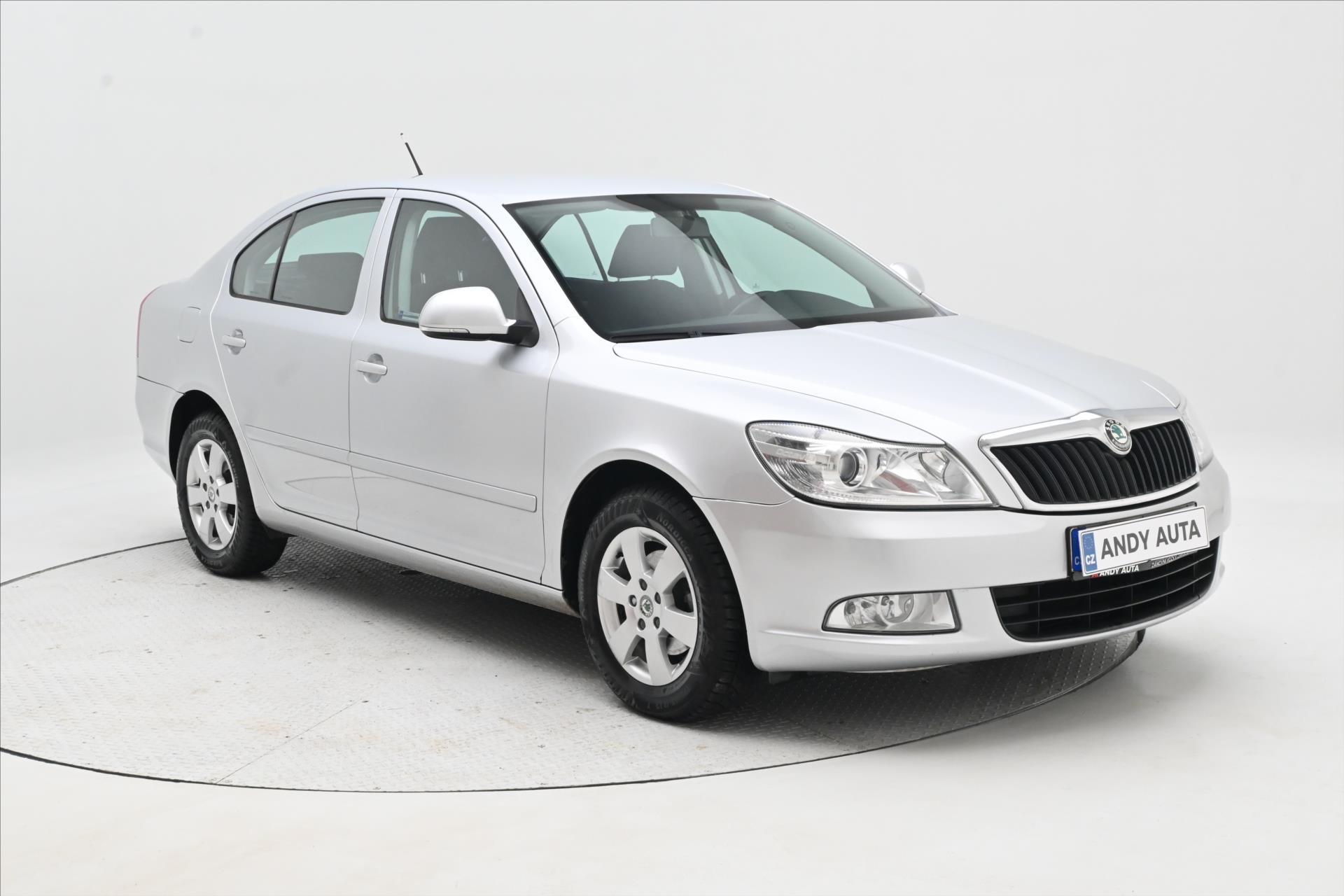 Hlavní fotografie vozu Škoda Octavia 1,6 TDI 77 kW AMBIENTE Tažné zařízení (2)
