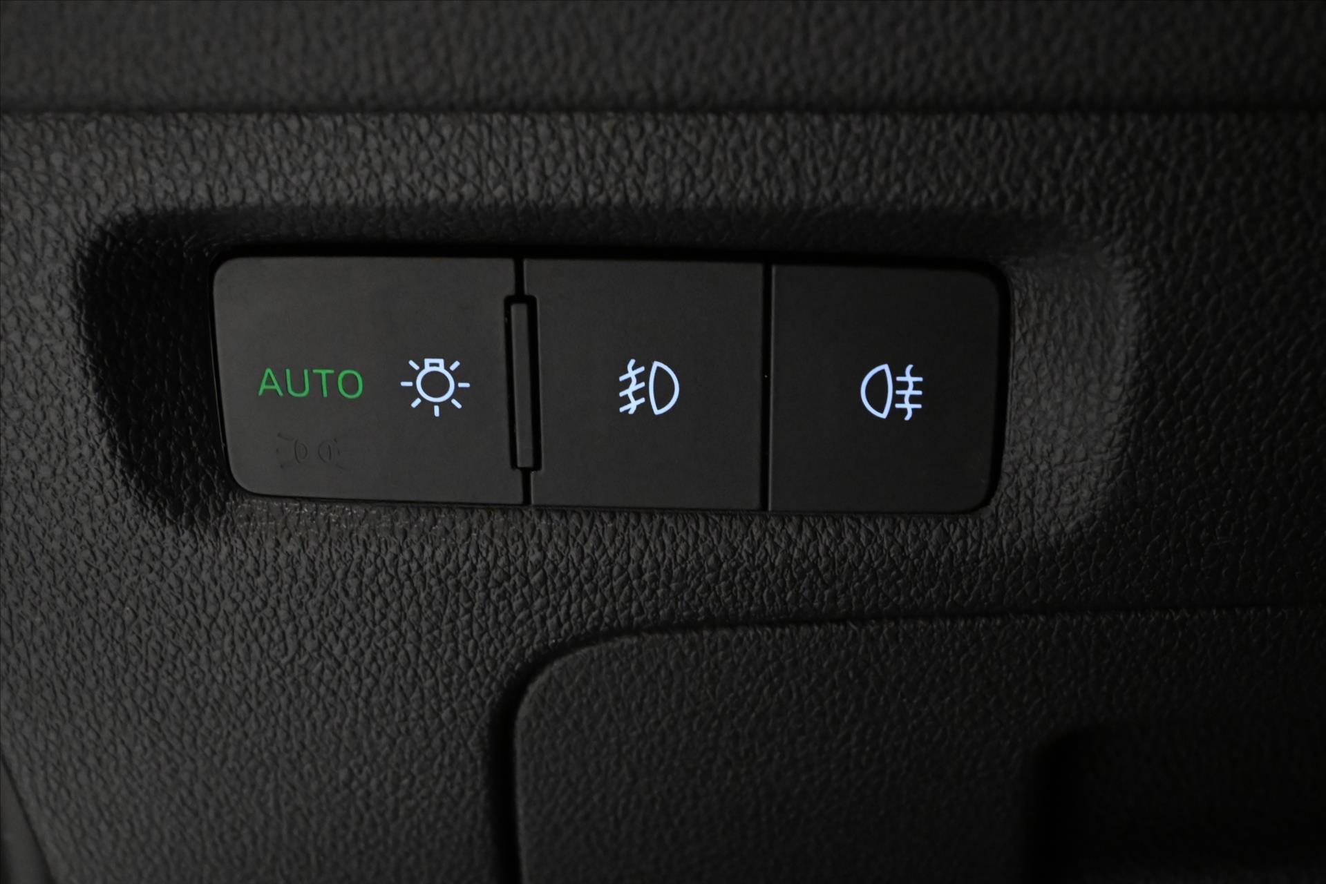 Hlavní fotografie vozu Škoda Octavia 2,0 TDI 110 kW DSG STYLE Záruka až 5 let (24)