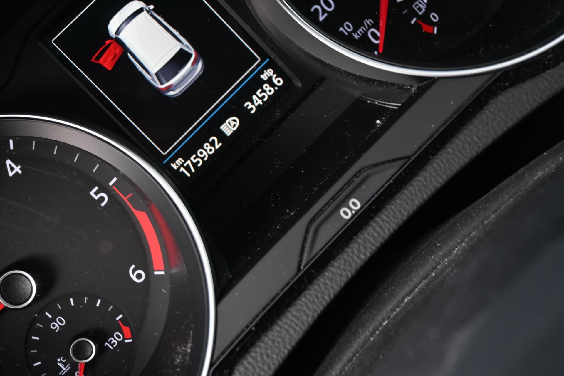 Hlavní fotografie vozu Volkswagen Passat 2,0 TDI 110kW DSG BUSINESS VŮZ PŘIPRAVUJEME K PRODEJI (3)