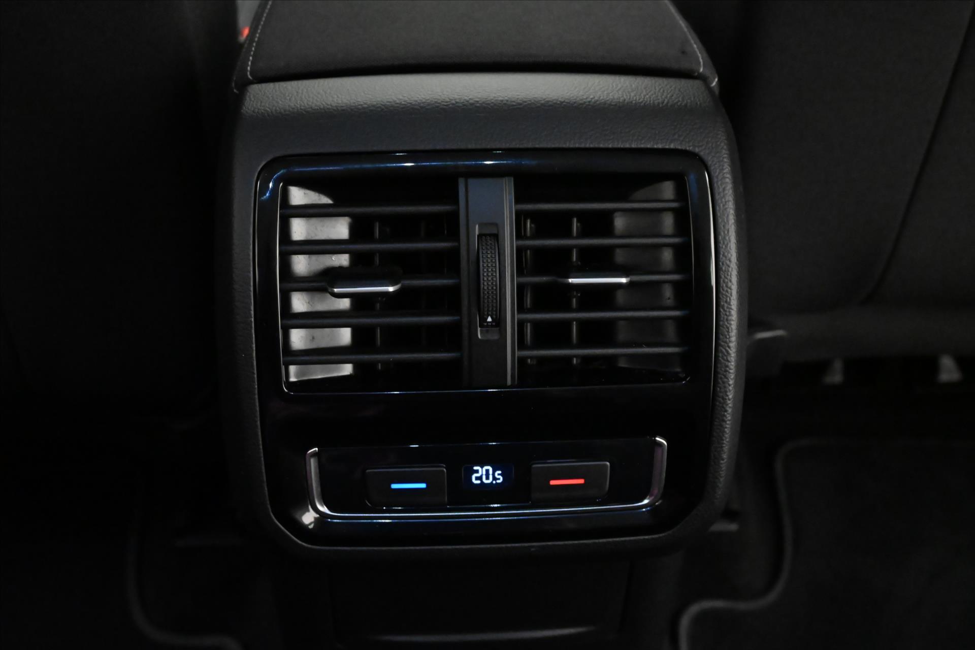 Hlavní fotografie vozu Volkswagen Passat 2,0 TDI 110kW DSG BUSINESS Záruka až 5 let (20)