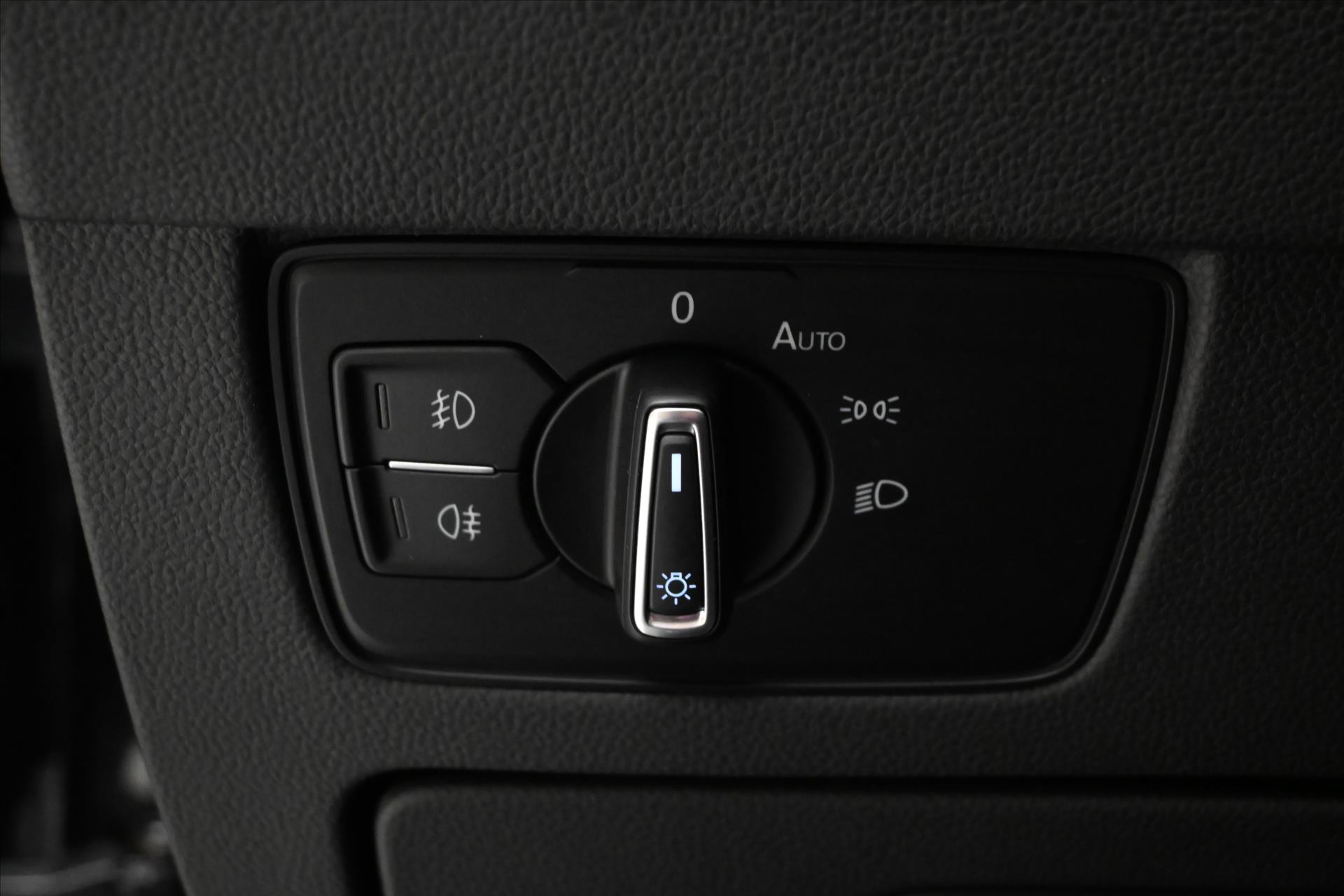 Hlavní fotografie vozu Volkswagen Passat 2,0 TDI 110kW DSG BUSINESS Záruka až 5 let (24)