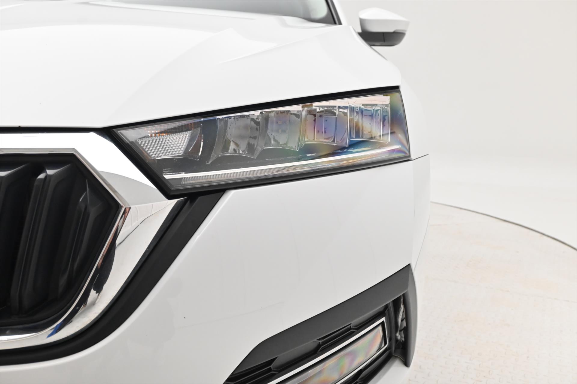 Hlavní fotografie vozu Škoda Octavia 2,0 TDI 110 kW DSG Style Záruka až 5 let (29)