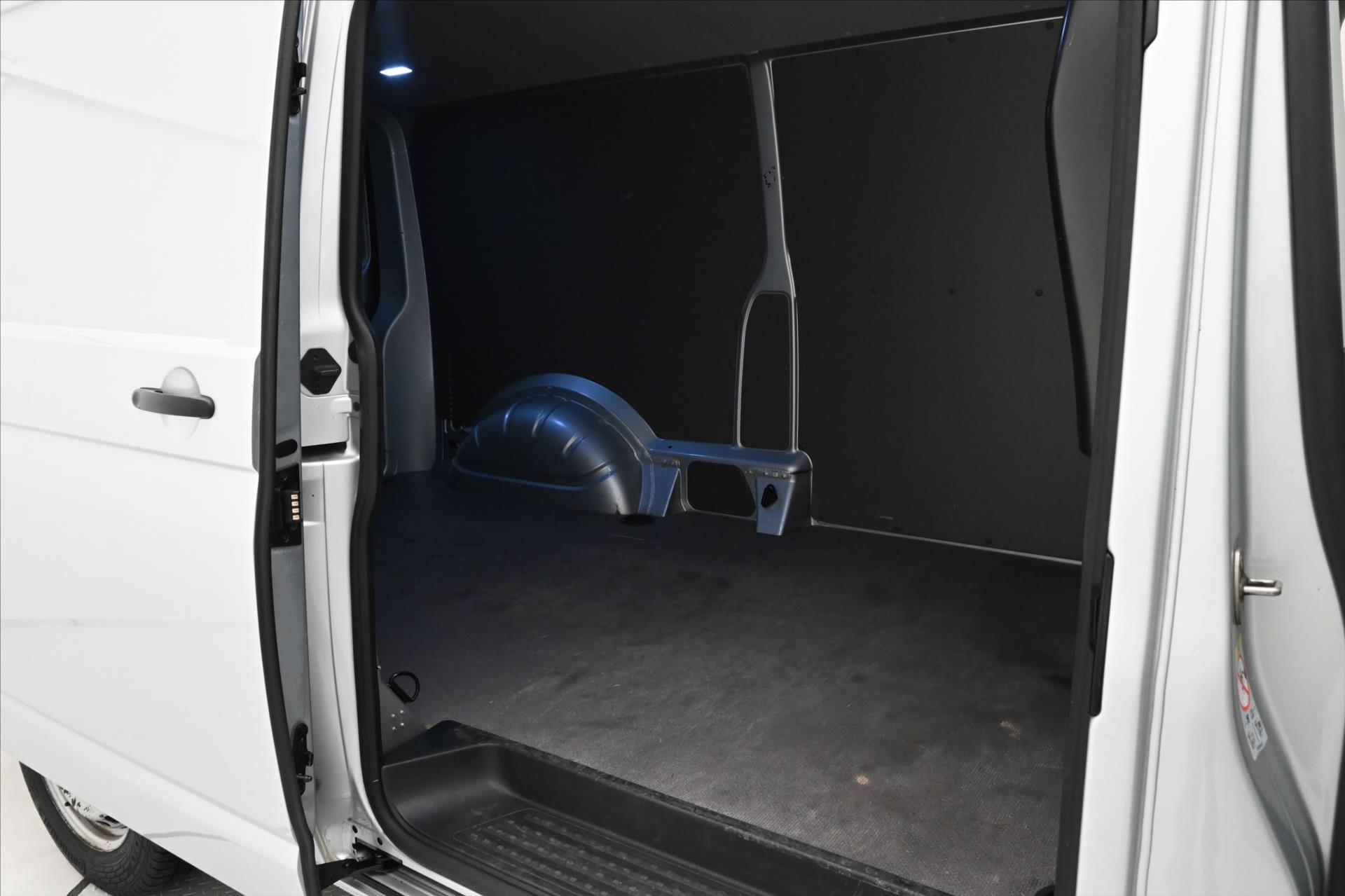 Hlavní fotografie vozu Volkswagen Transporter 2,0 TDI 110 kW Long Tempomat Záruka až 5 let (11)