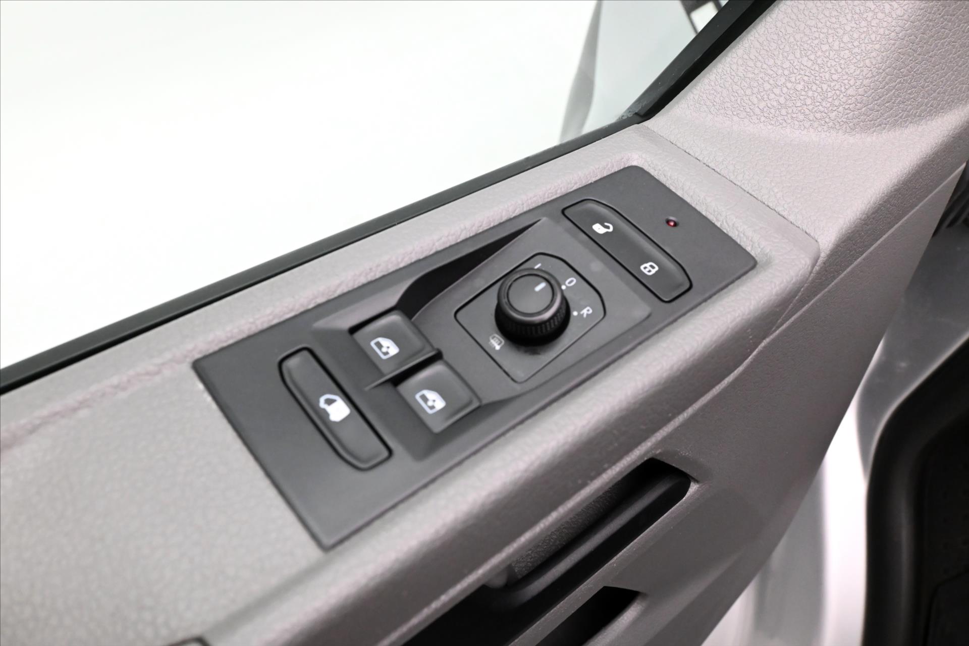 Hlavní fotografie vozu Volkswagen Transporter 2,0 TDI 110 kW Long Tempomat Záruka až 5 let (22)