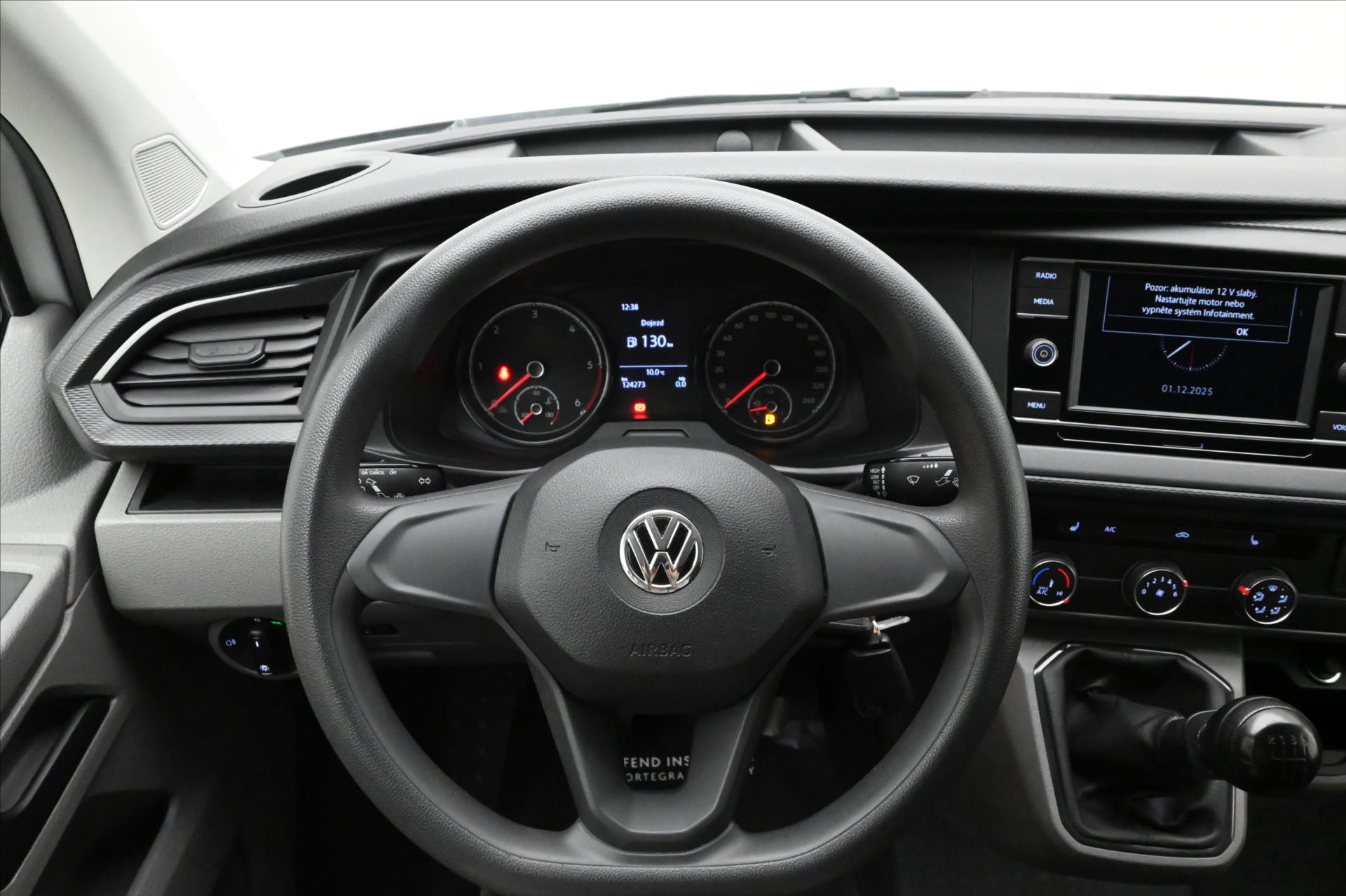 Hlavní fotografie vozu Volkswagen Transporter 2,0 TDI 110kW LONG TAŽNÉ ZAŘÍZENÍ Záruka až 5 let (16)