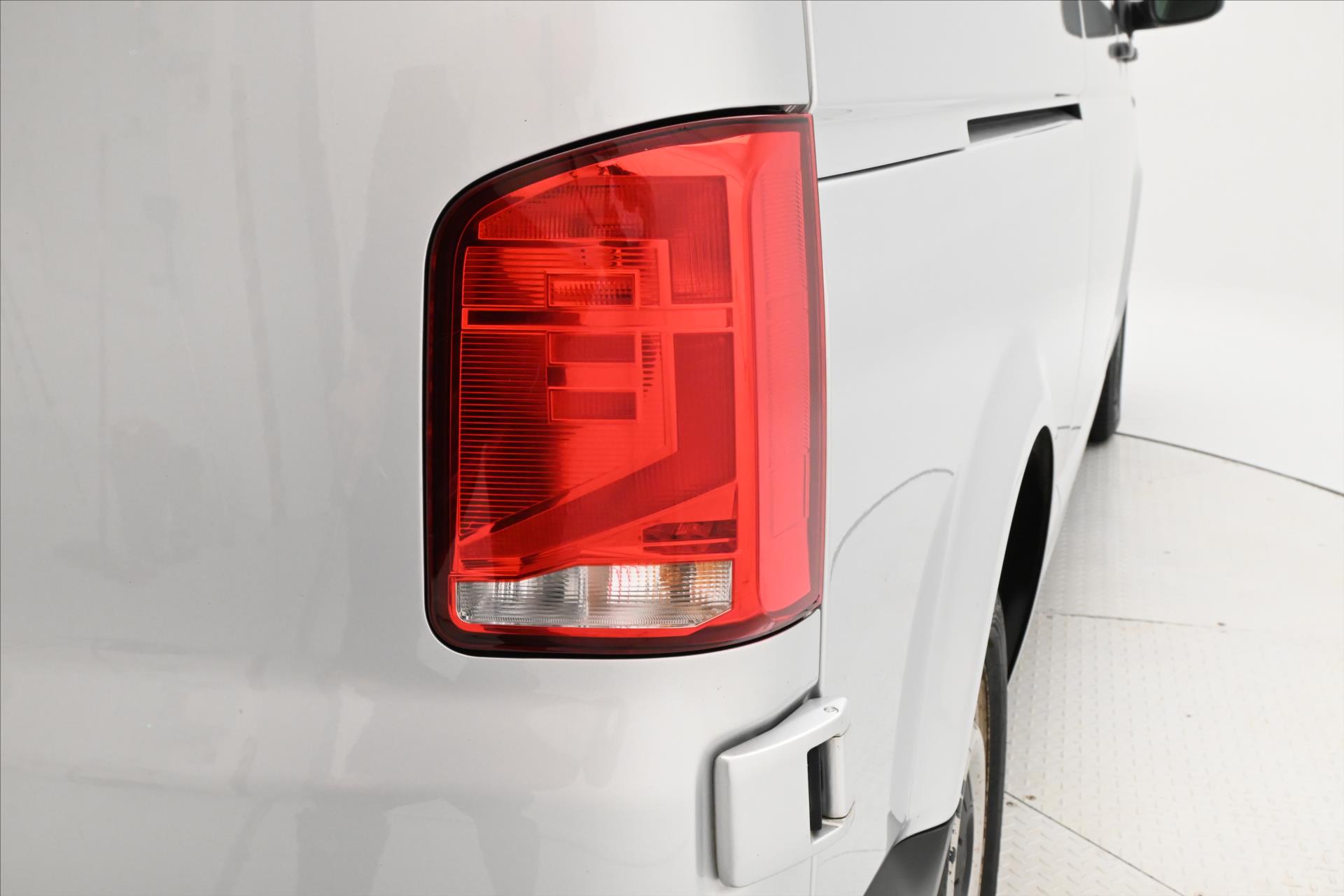 Hlavní fotografie vozu Volkswagen Transporter 2,0 TDI 110 kW Long TZ Tempomat Záruka až 5 let (29)