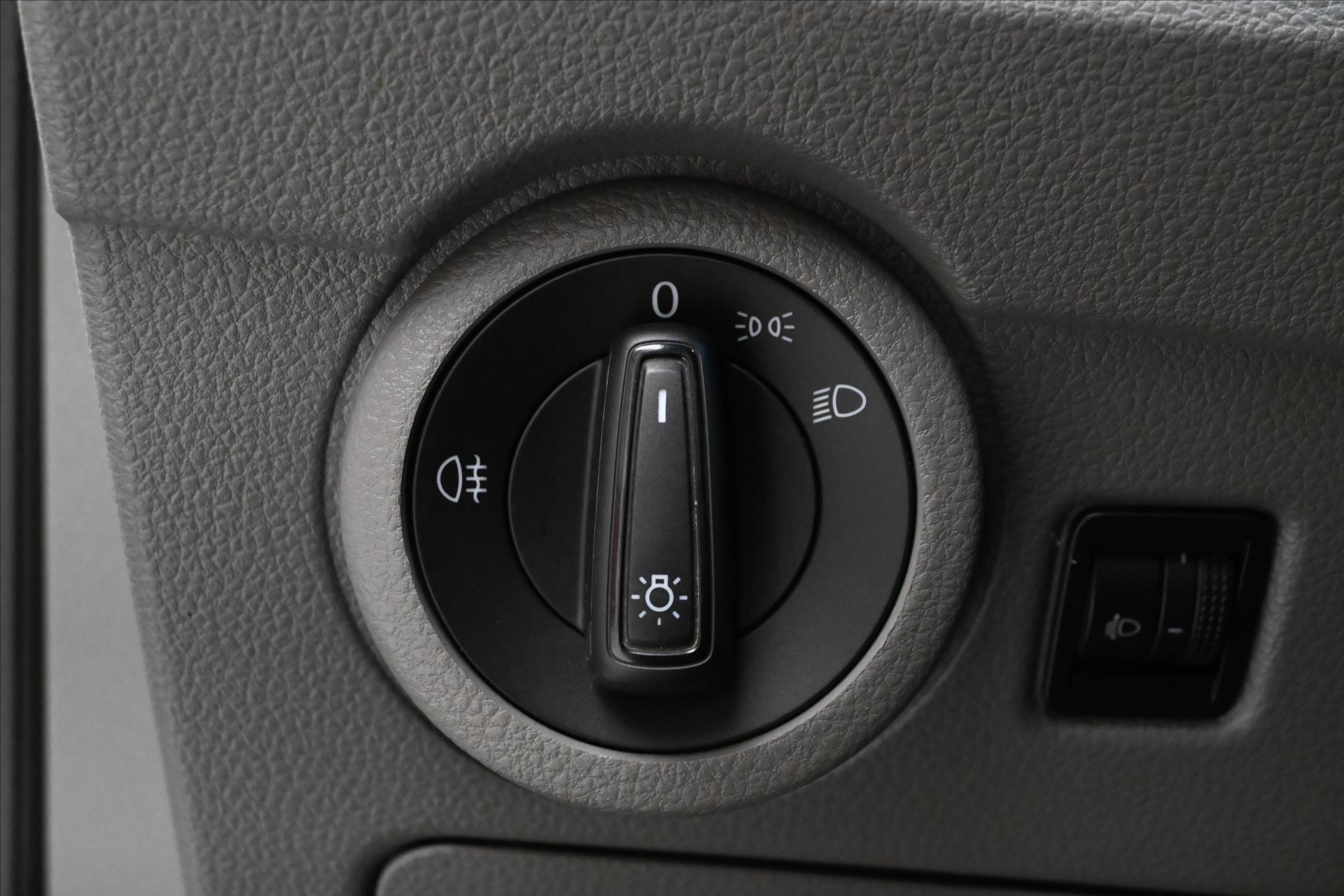 Hlavní fotografie vozu Volkswagen Transporter 2,0 TDI 110kW LONG TZ TEMPOMAT Záruka až 5 let (25)