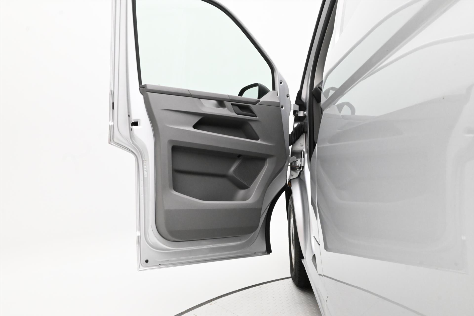 Hlavní fotografie vozu Volkswagen Transporter 2,0 TDI 110kW Long Tažné Záruka až 5 let (19)