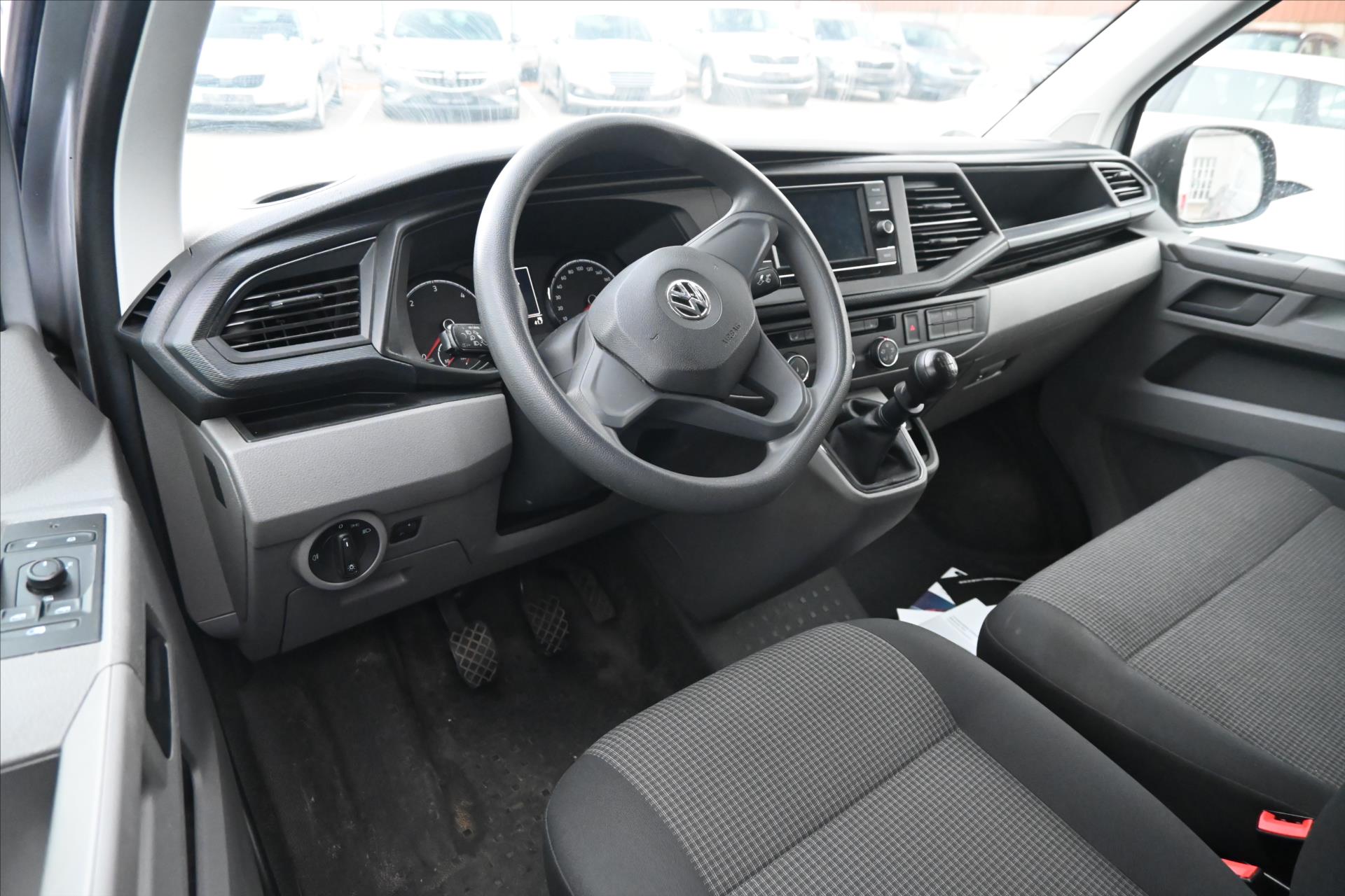 Hlavní fotografie vozu Volkswagen Transporter 2,0 TDI 110kW LONG VŮZ PŘIPRAVUJEME K PRODEJI (1)