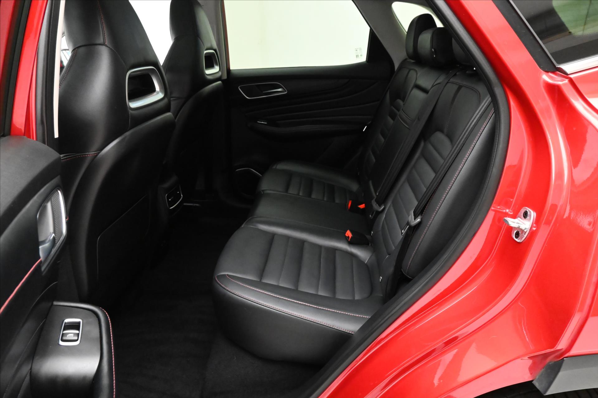 Hlavní fotografie vozu MG eHS 1,5 TGI PHEV 119 kW Panorama Záruka až 5 let (14)