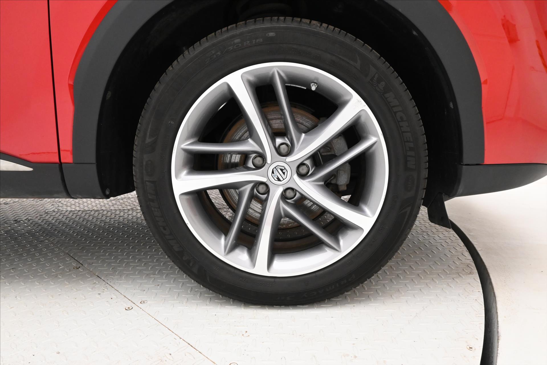 Hlavní fotografie vozu MG eHS 1,5 TGI PHEV 119 kW Panorama Záruka až 5 let (30)