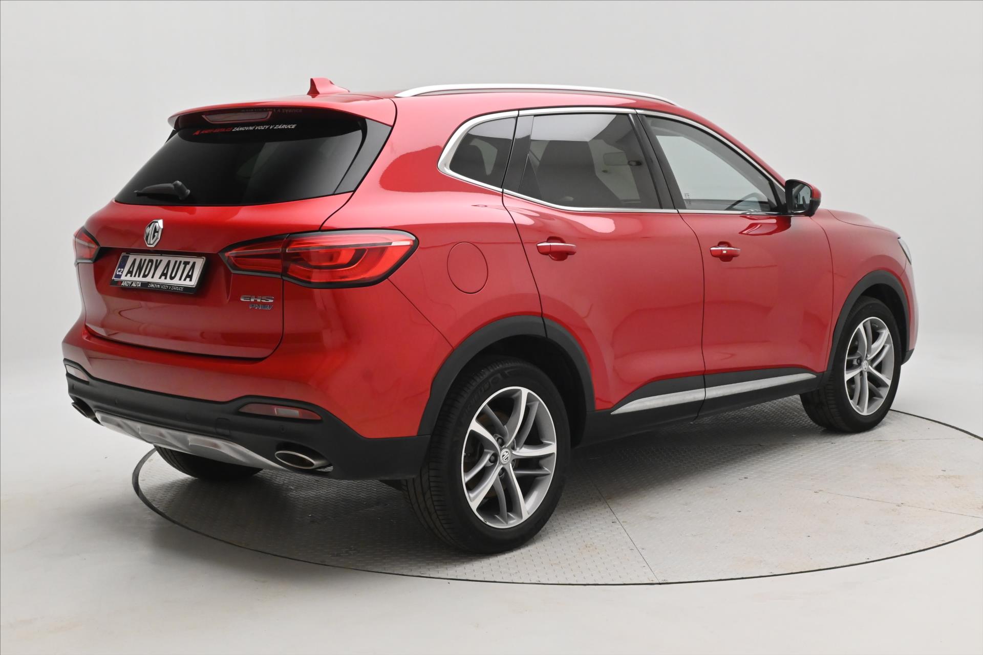 Hlavní fotografie vozu MG eHS 1,5 TGI PHEV 119 kW Panorama Záruka až 5 let (5)