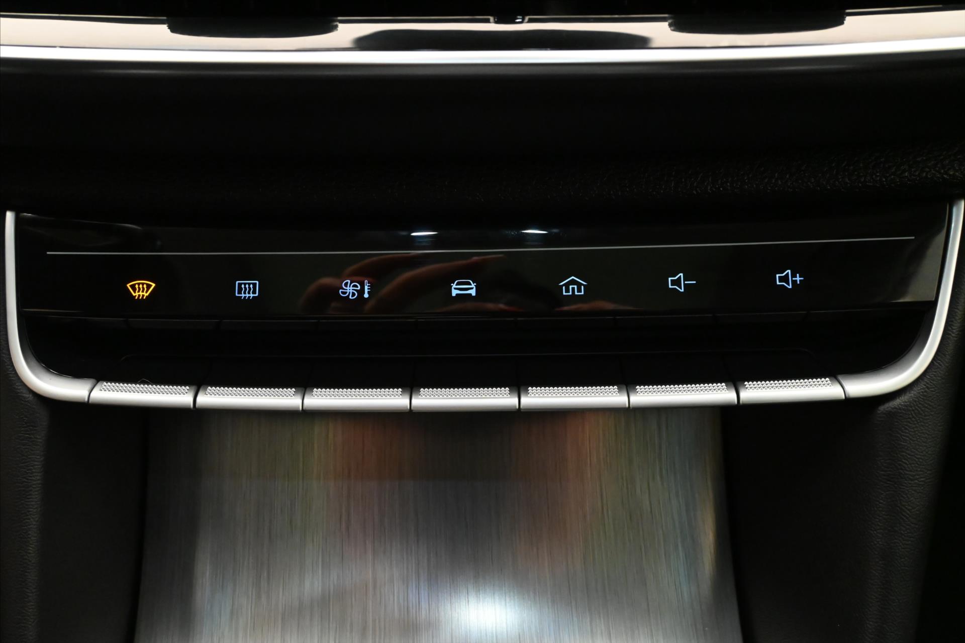 Hlavní fotografie vozu MG eHS 1,5 TGI Plug-in Hybrid 119 kW Panorama Záruka až 5 let (20)