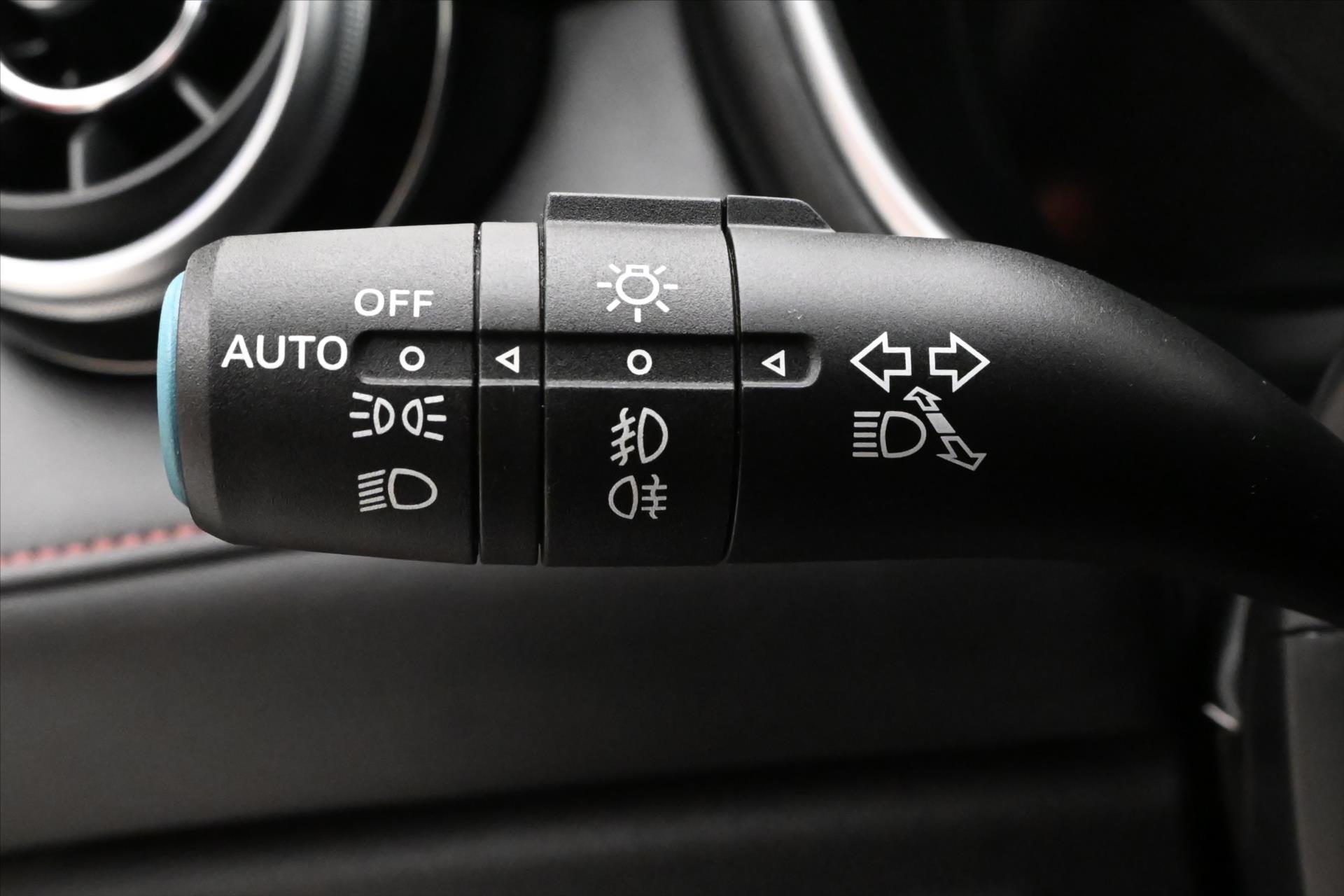 Hlavní fotografie vozu MG eHS 1,5 TGI Plug-in Hybrid 119 kW Panorama Záruka až 5 let (25)