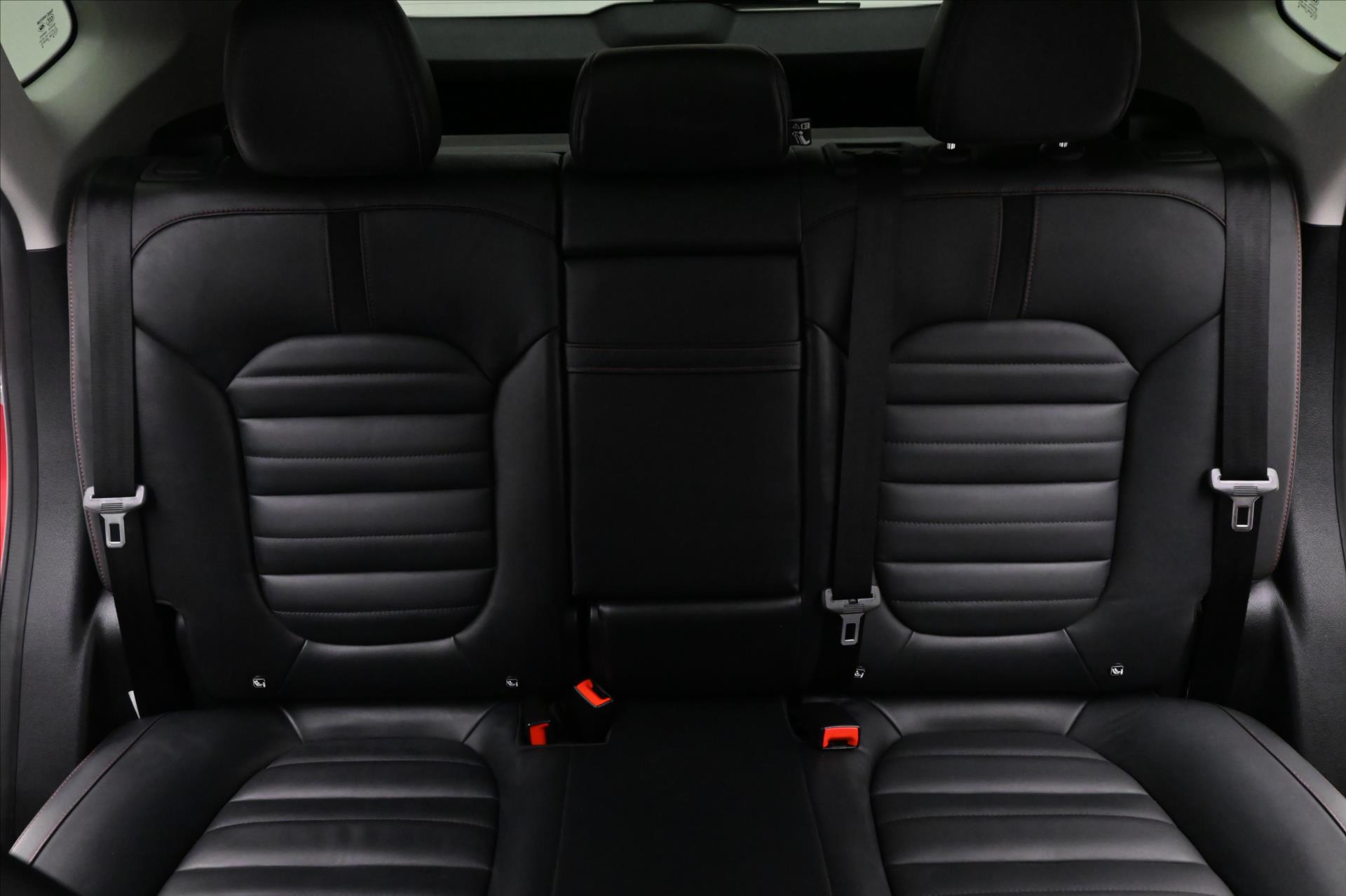 Hlavní fotografie vozu MG eHS 1,5 TGI Plug-in Hybrid 119 kW Panorama Záruka až 5 let (27)