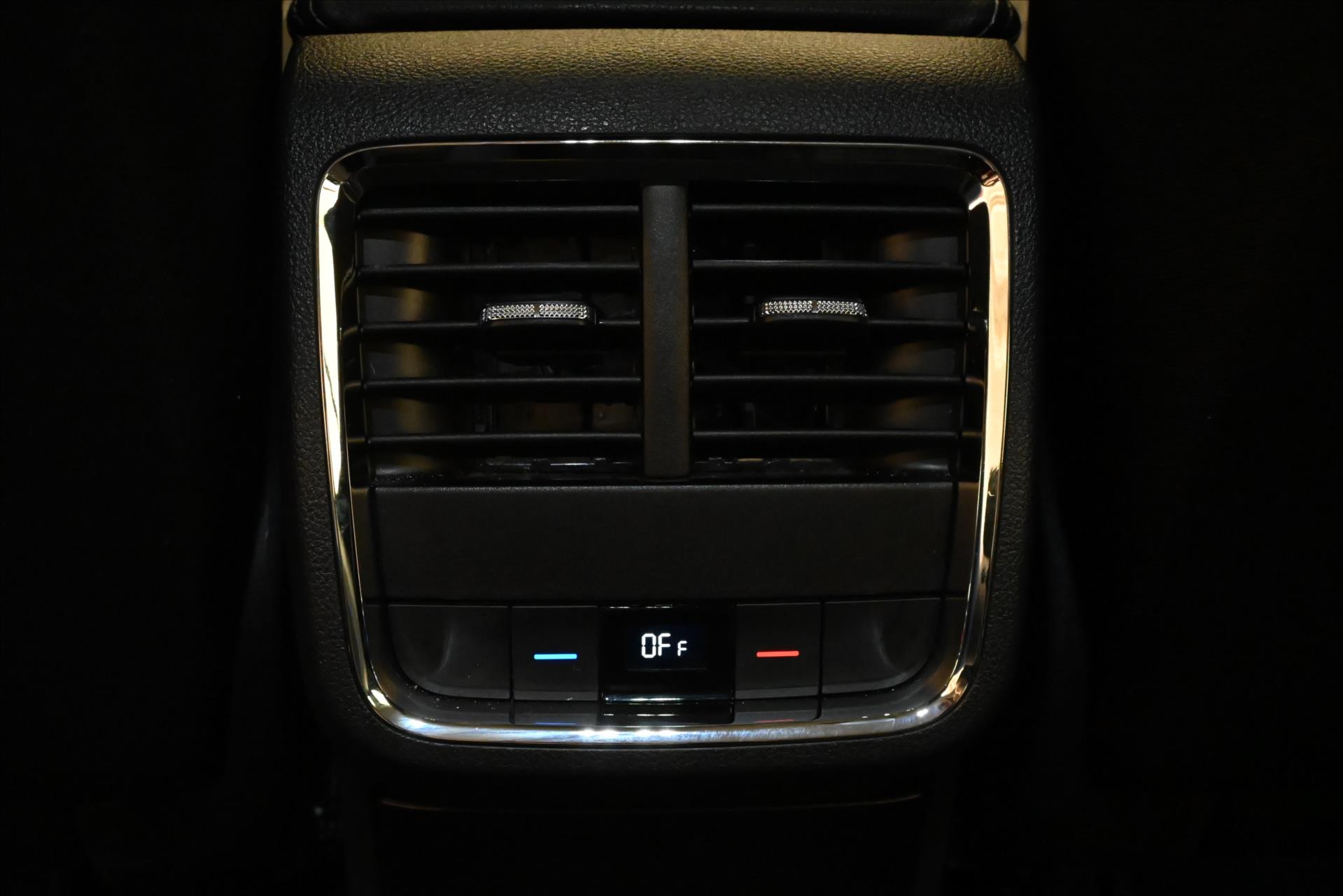 Hlavní fotografie vozu Škoda Octavia 2,0 TDI 110 kW DSG Style Záruka až 5 let (23)